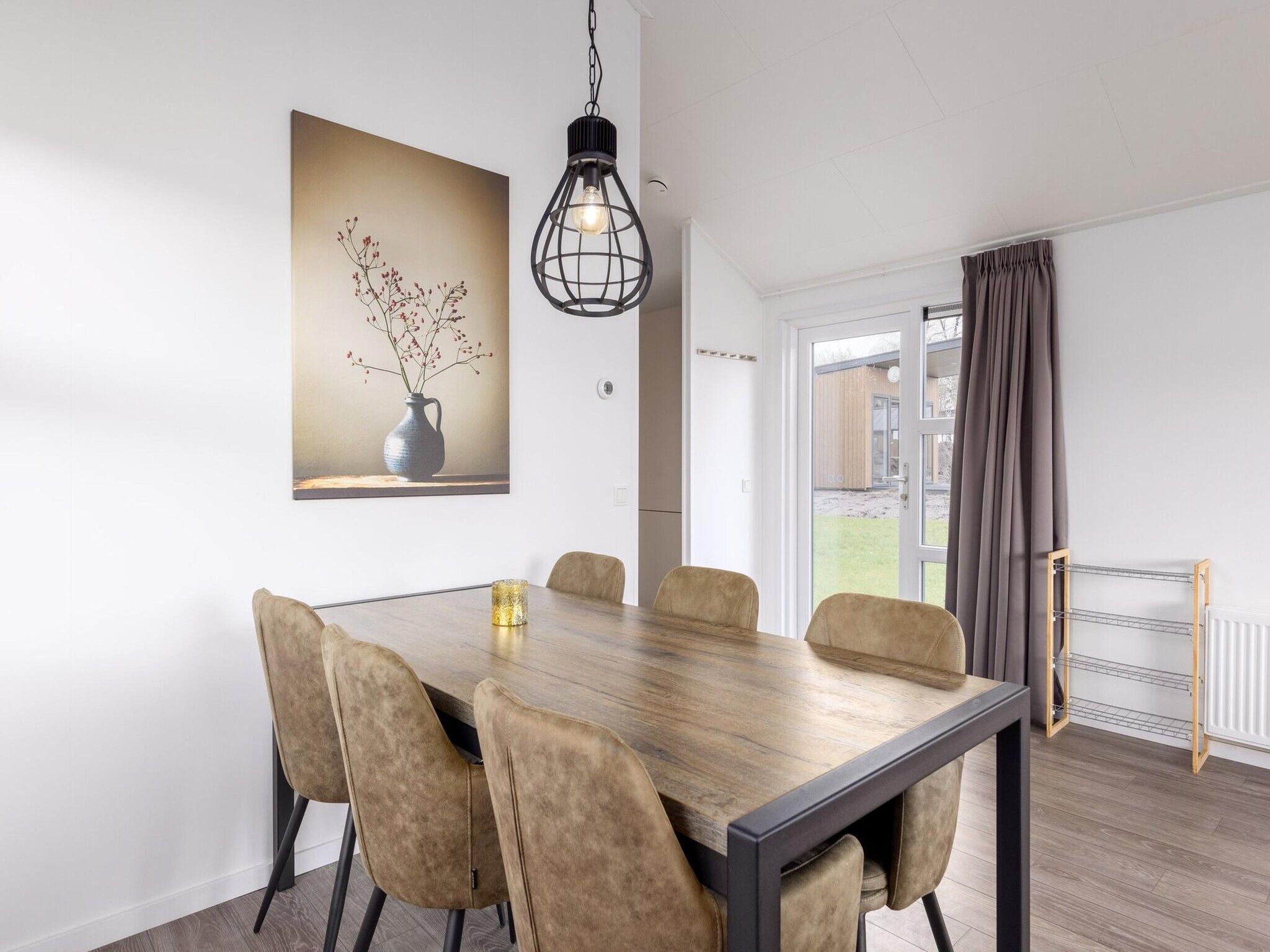 De eetkamer van Recreatiepark Tolplas 18 in Hoge Hexel