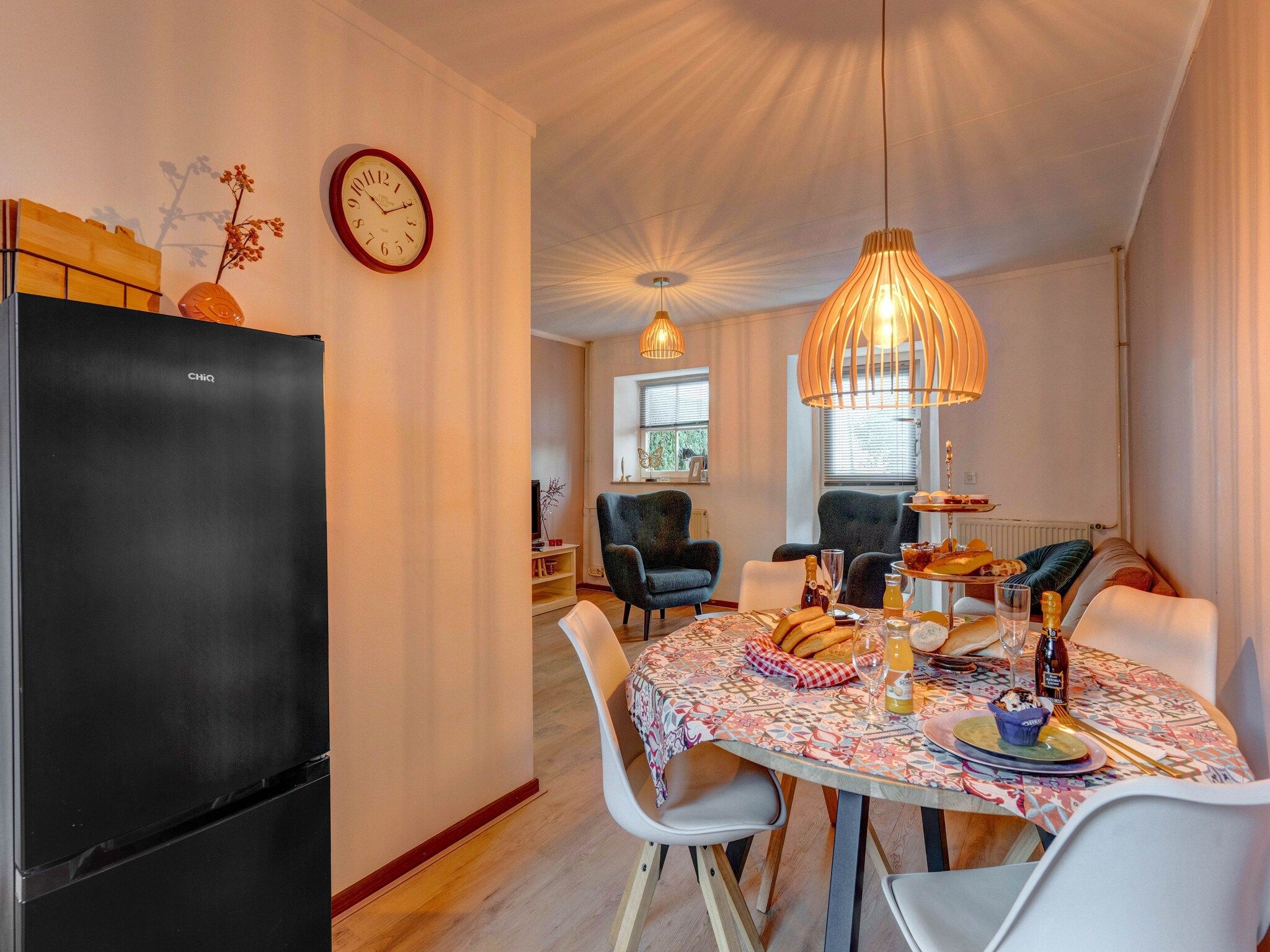 De eetkamer van Valleyview Cottages - NR02 in Voerendaal