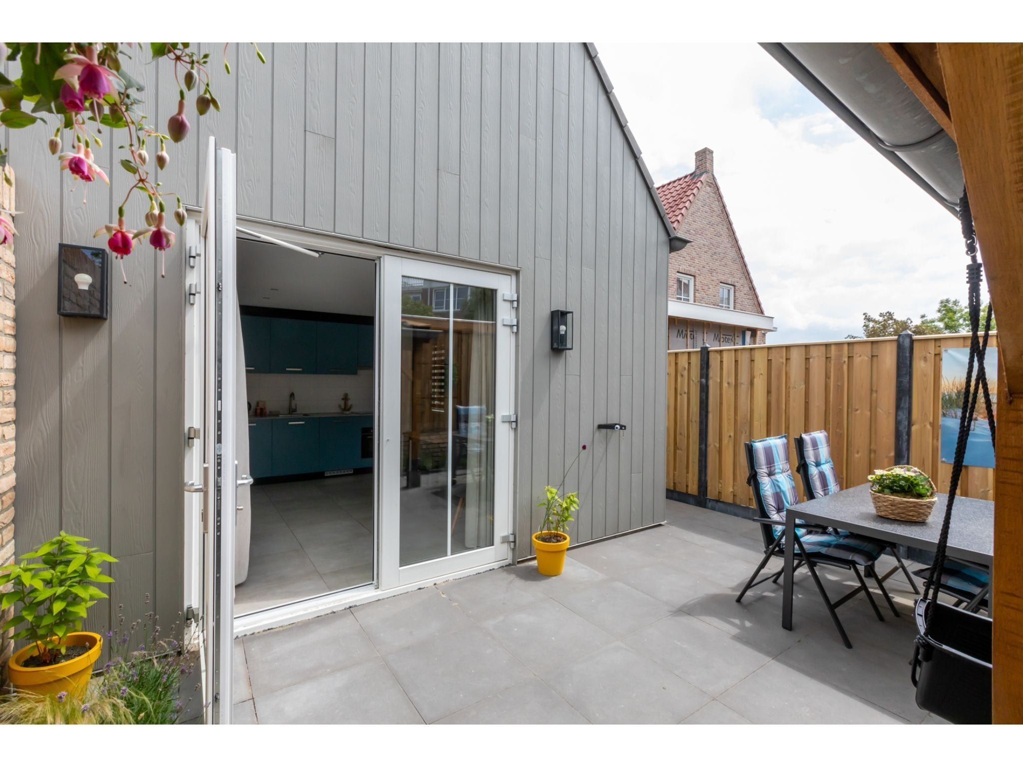 Het terras van Piet Mondriaanpad 6a Westkapelle in Westkapelle