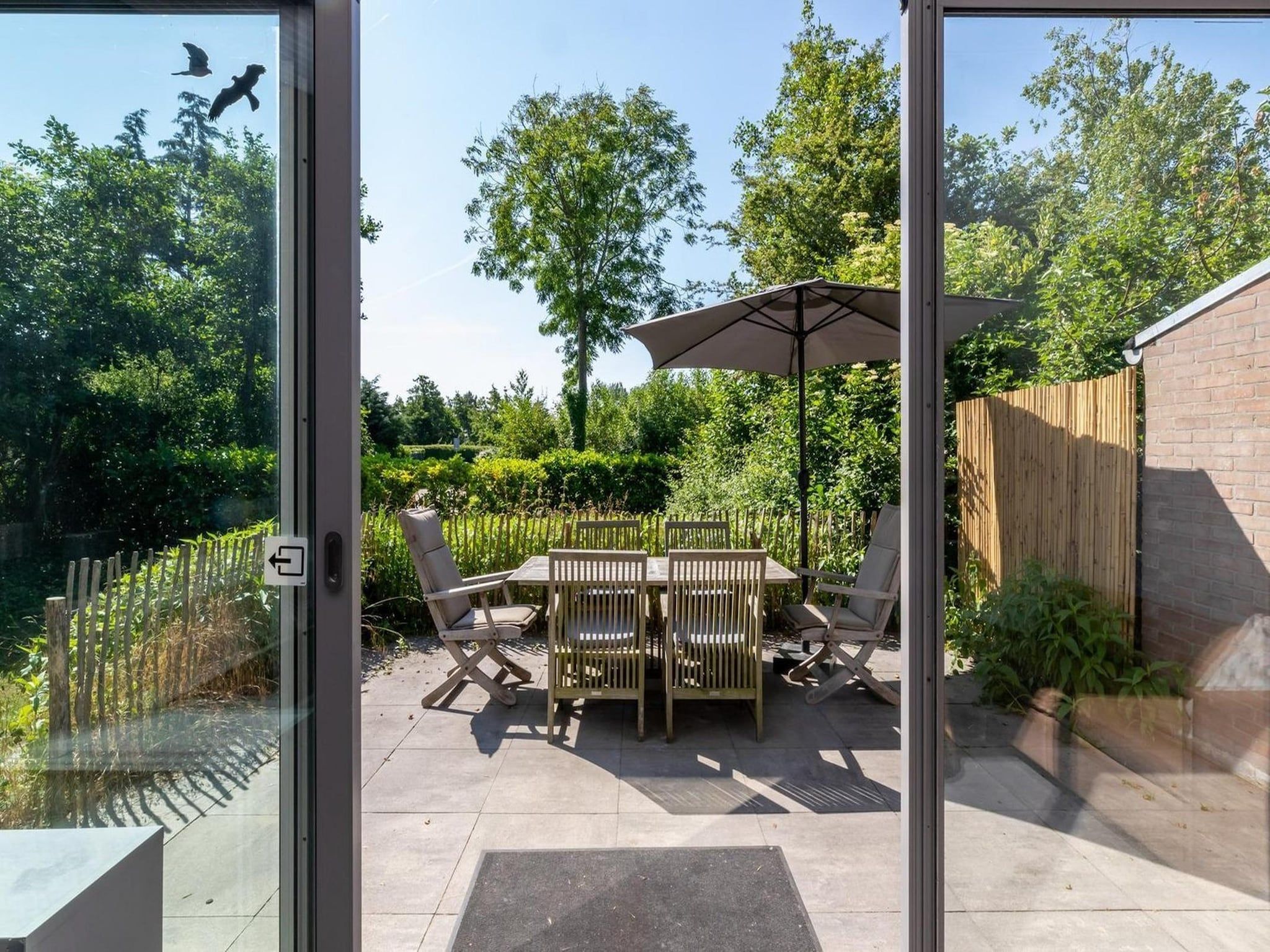 Het terras van Lepelblad 7 in Nieuwvlietbad