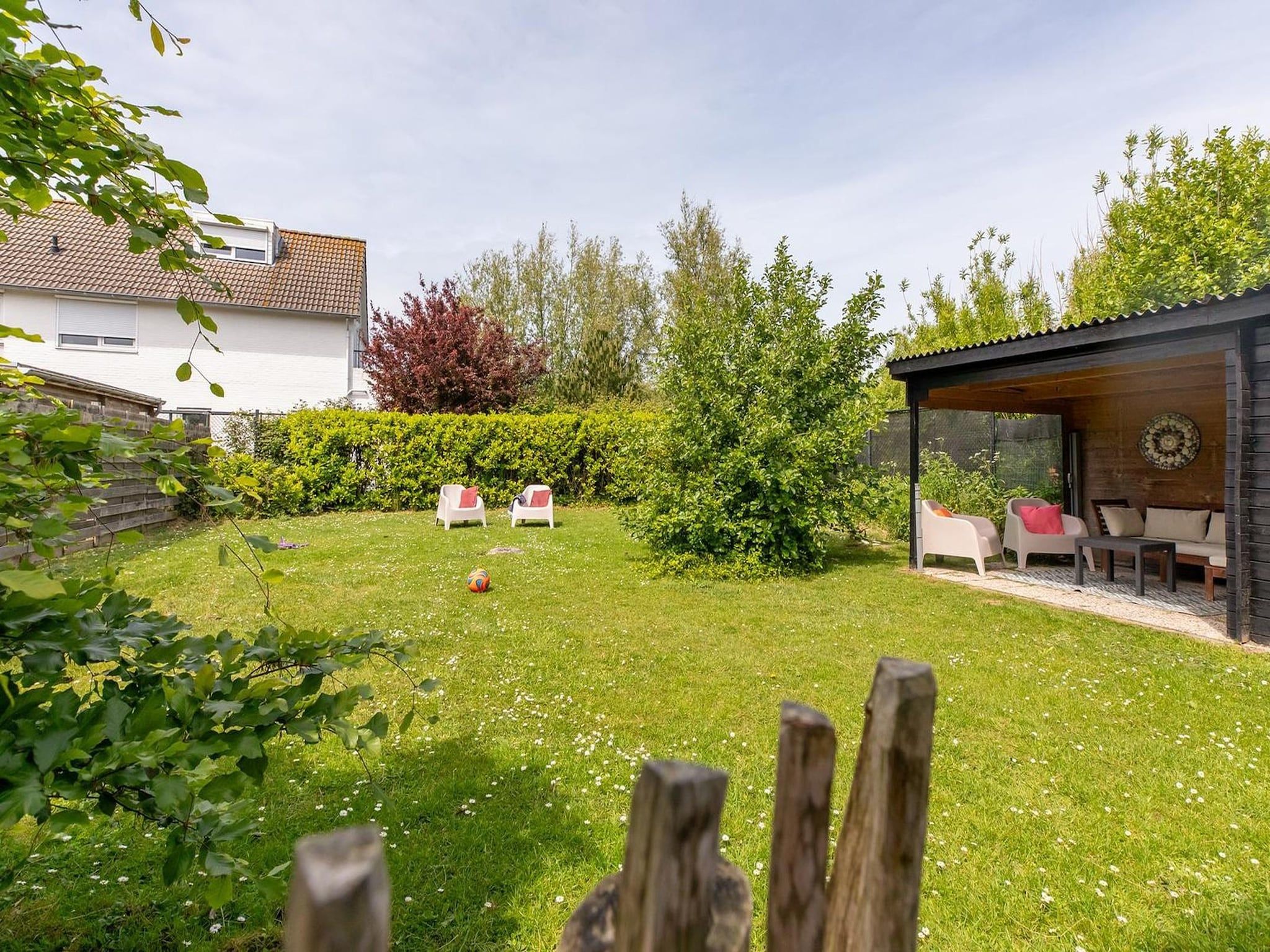 De tuin van Lepelblad 7 in Nieuwvlietbad