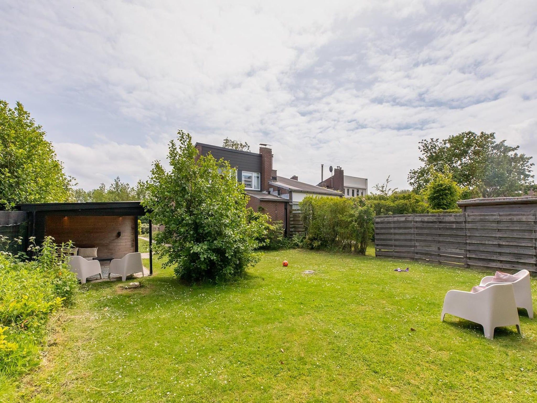 De tuin van Lepelblad 7 in Nieuwvlietbad