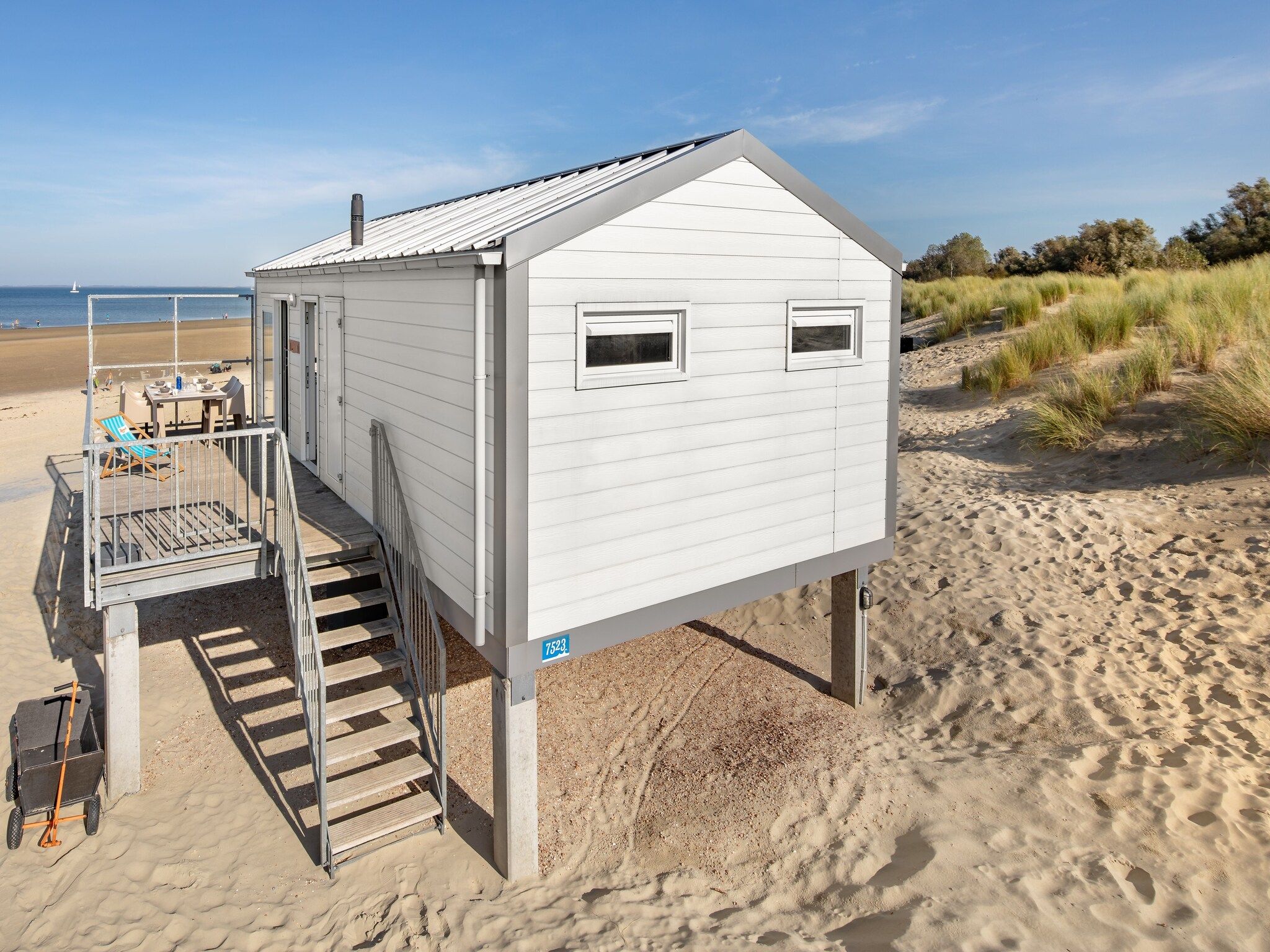 De buitenkant van Vakantiepark Beach Resort 24 in Kamperland
