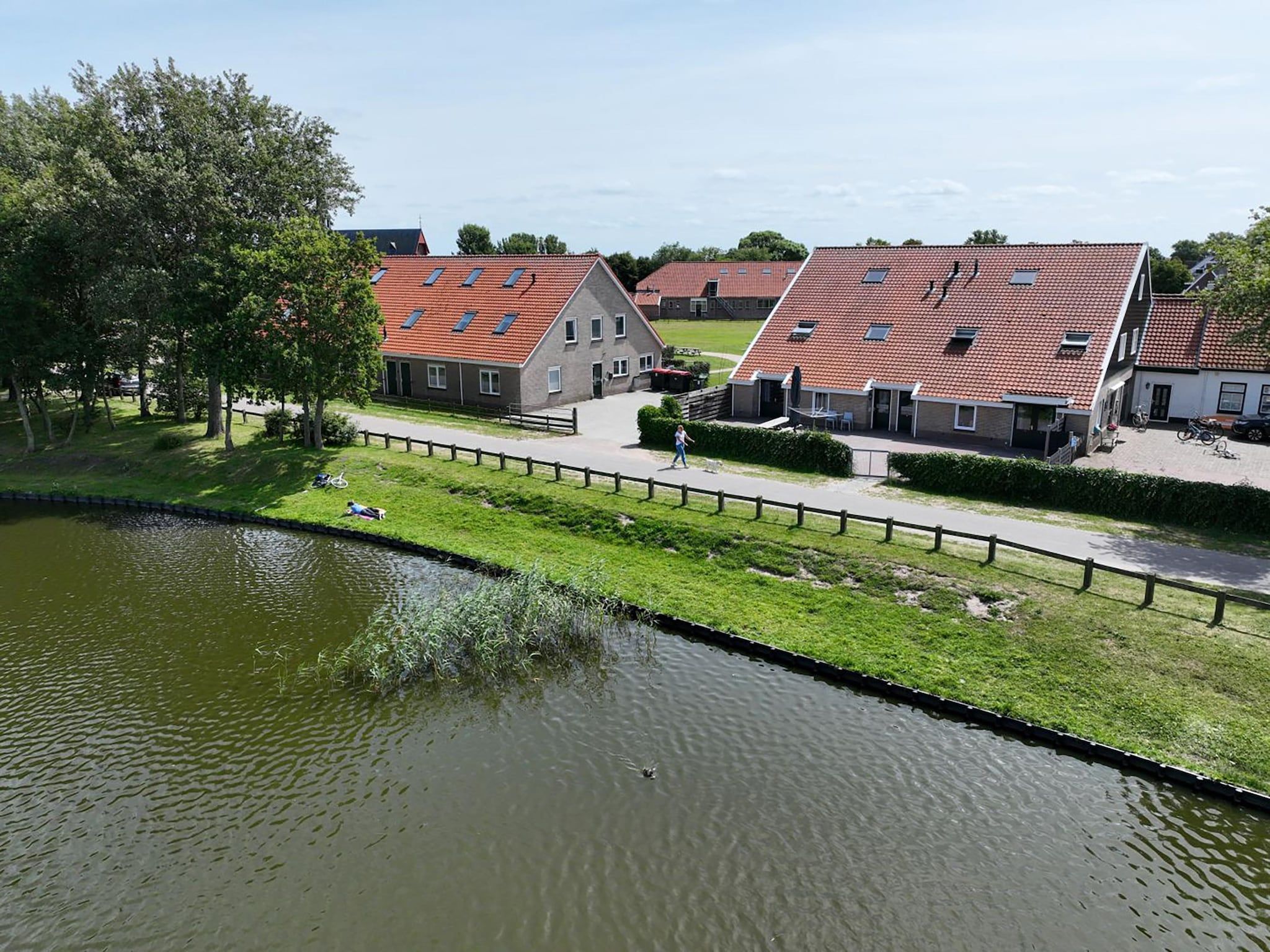 De buitenkant van Bramerduin in Nes