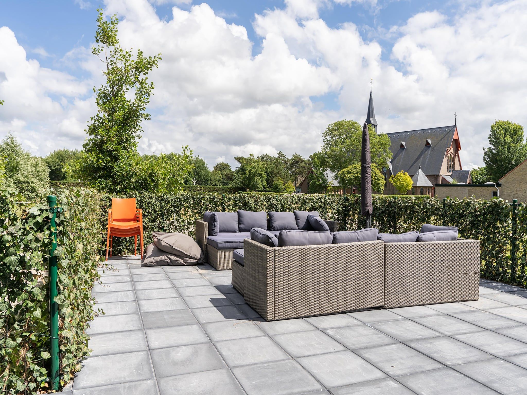 De tuin van Kaapsduin in Nes