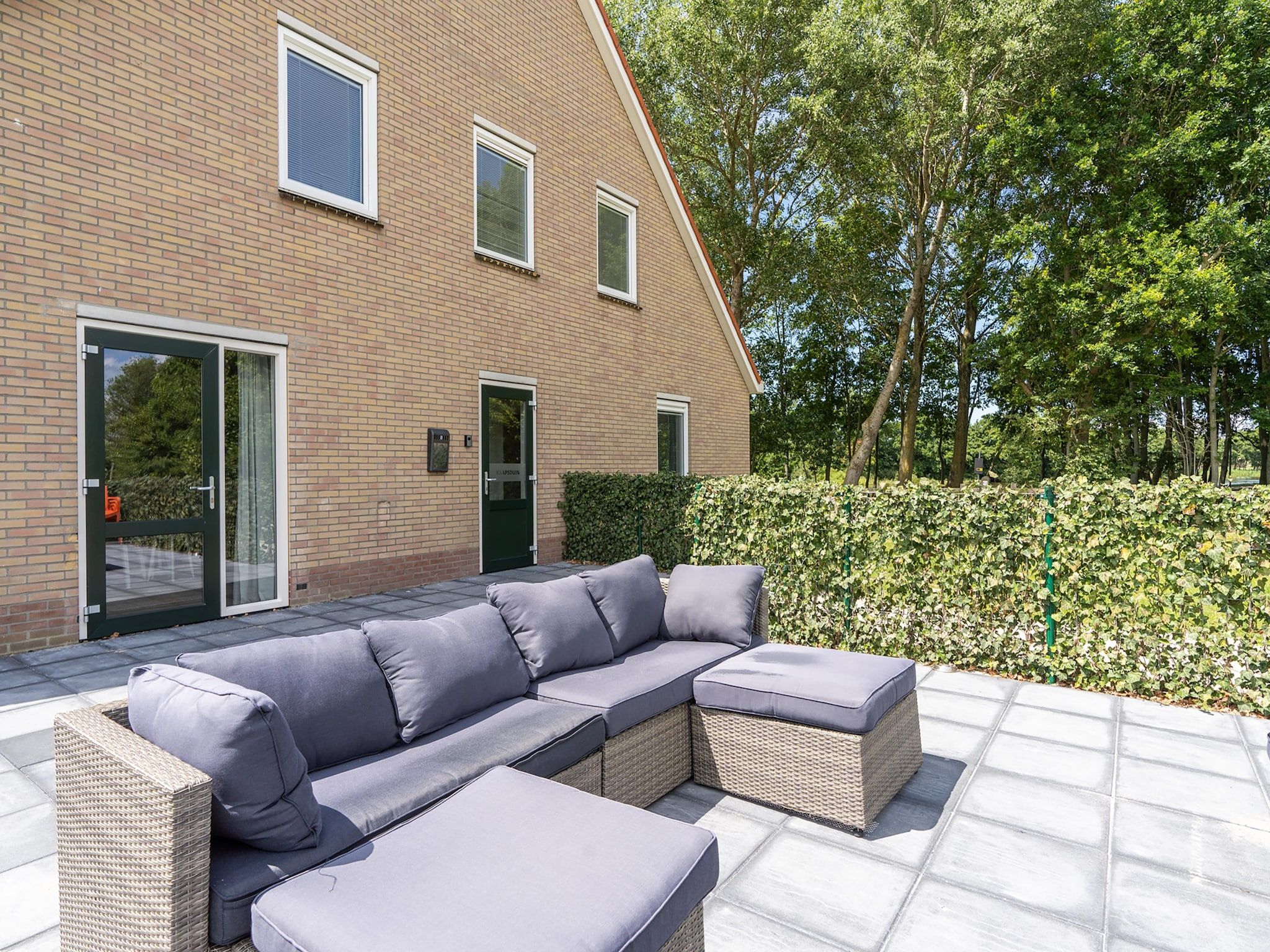 De tuin van Kaapsduin in Nes