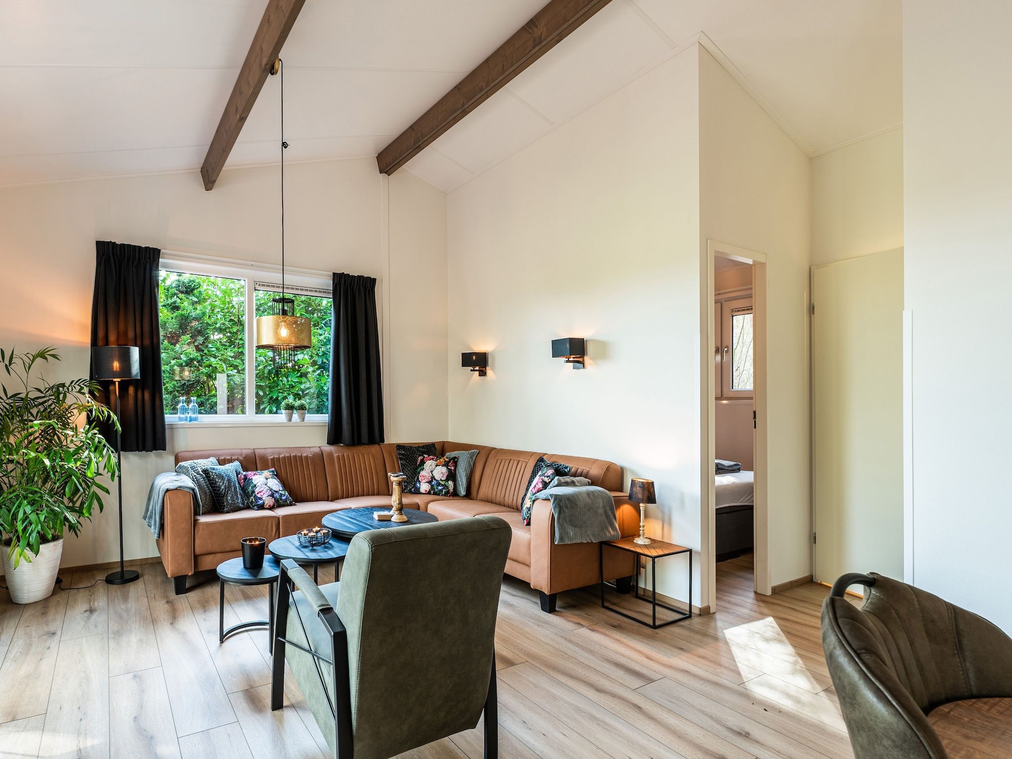 De woonkamer van De Hooischuur in Hellendoorn in Hellendoorn