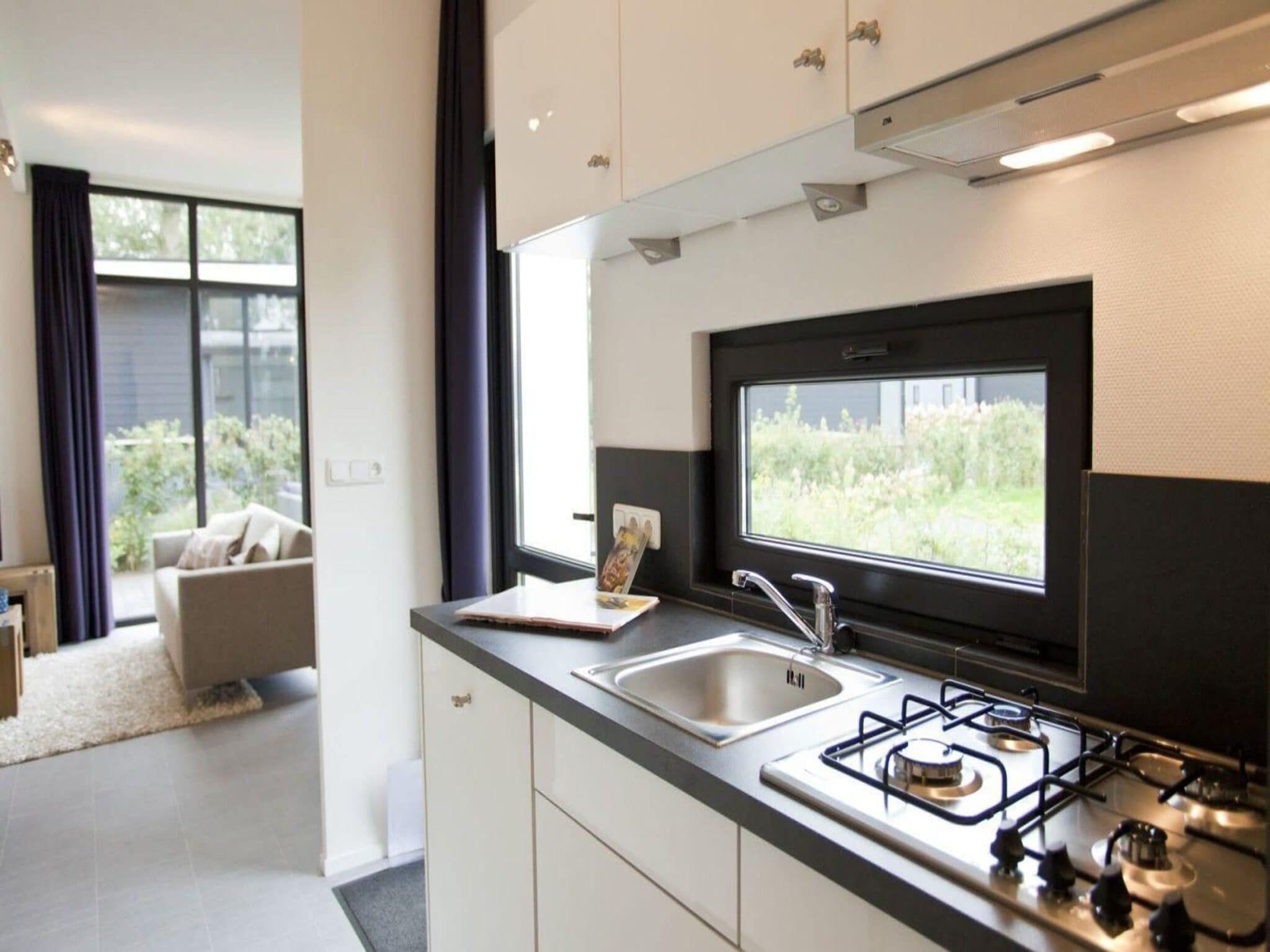 De keuken van Cube La Mer 4 in Nieuwvliet