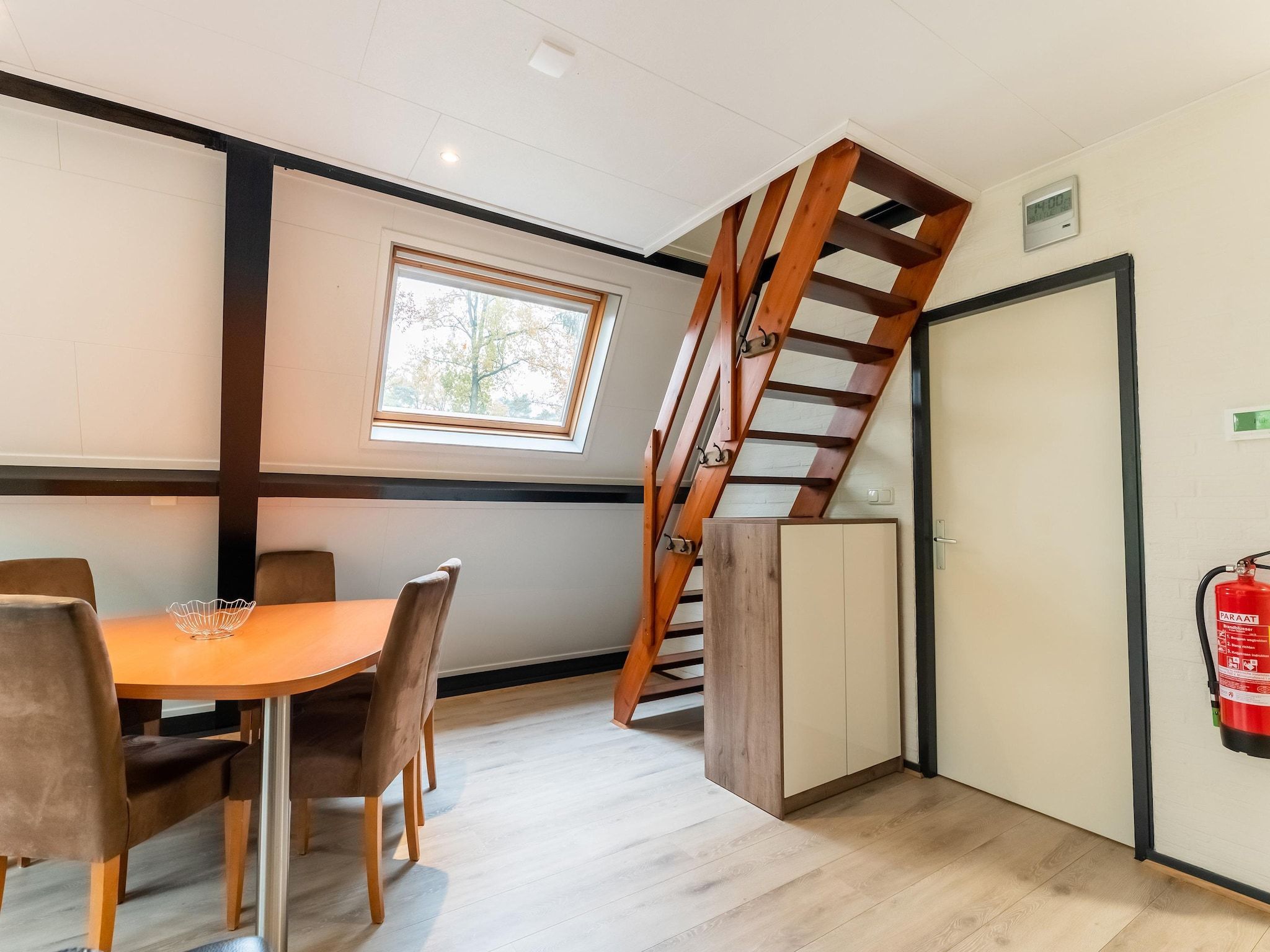 De eetkamer van Vosseven 54 Albatros in Stramproy