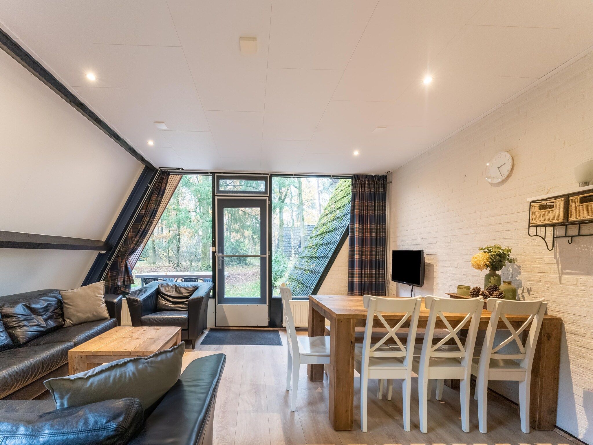 De eetkamer van Vosseven 55 Annemoon in Stramproy