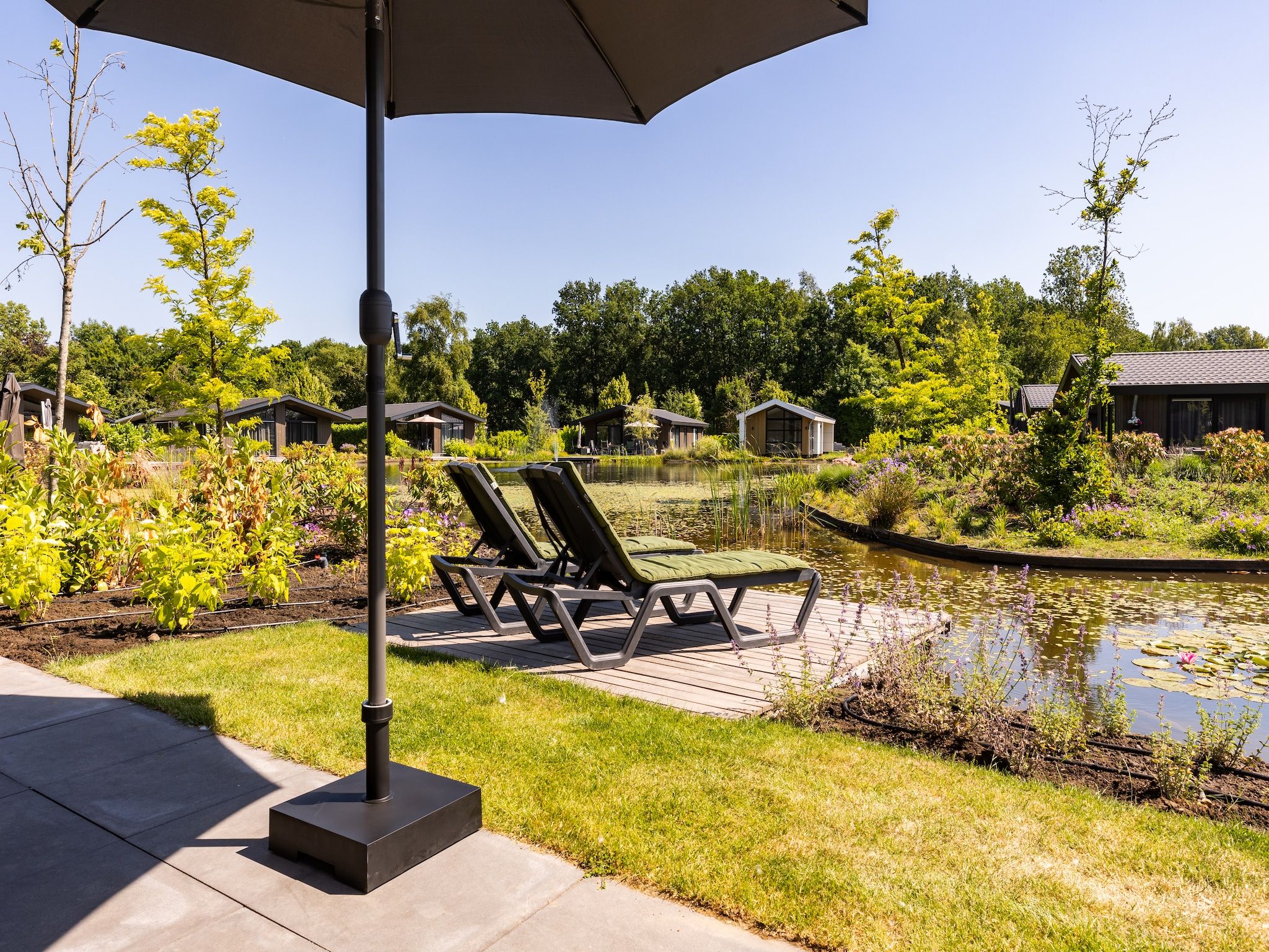 Het terras van Vakantiepark Molenvelden 3 in Veldhoven