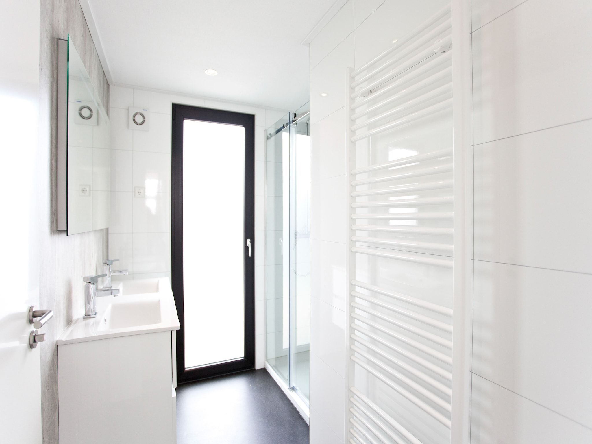 De badkamer van L-Cube 6 in Breskens
