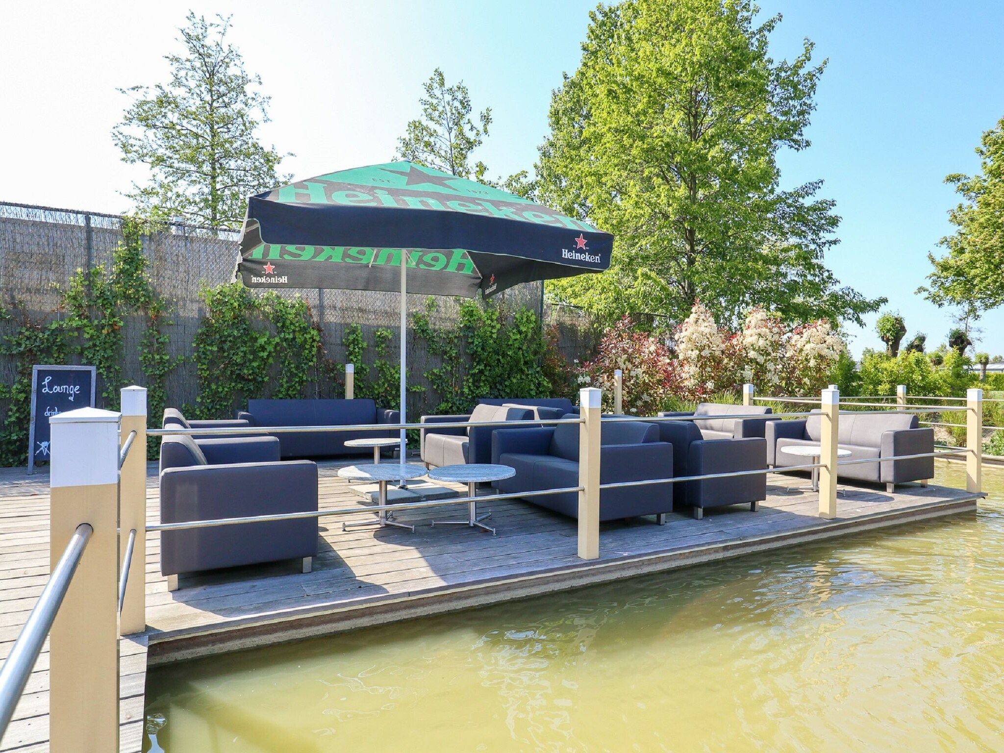 Parkfaciliteiten bij Unique 4 in Breskens