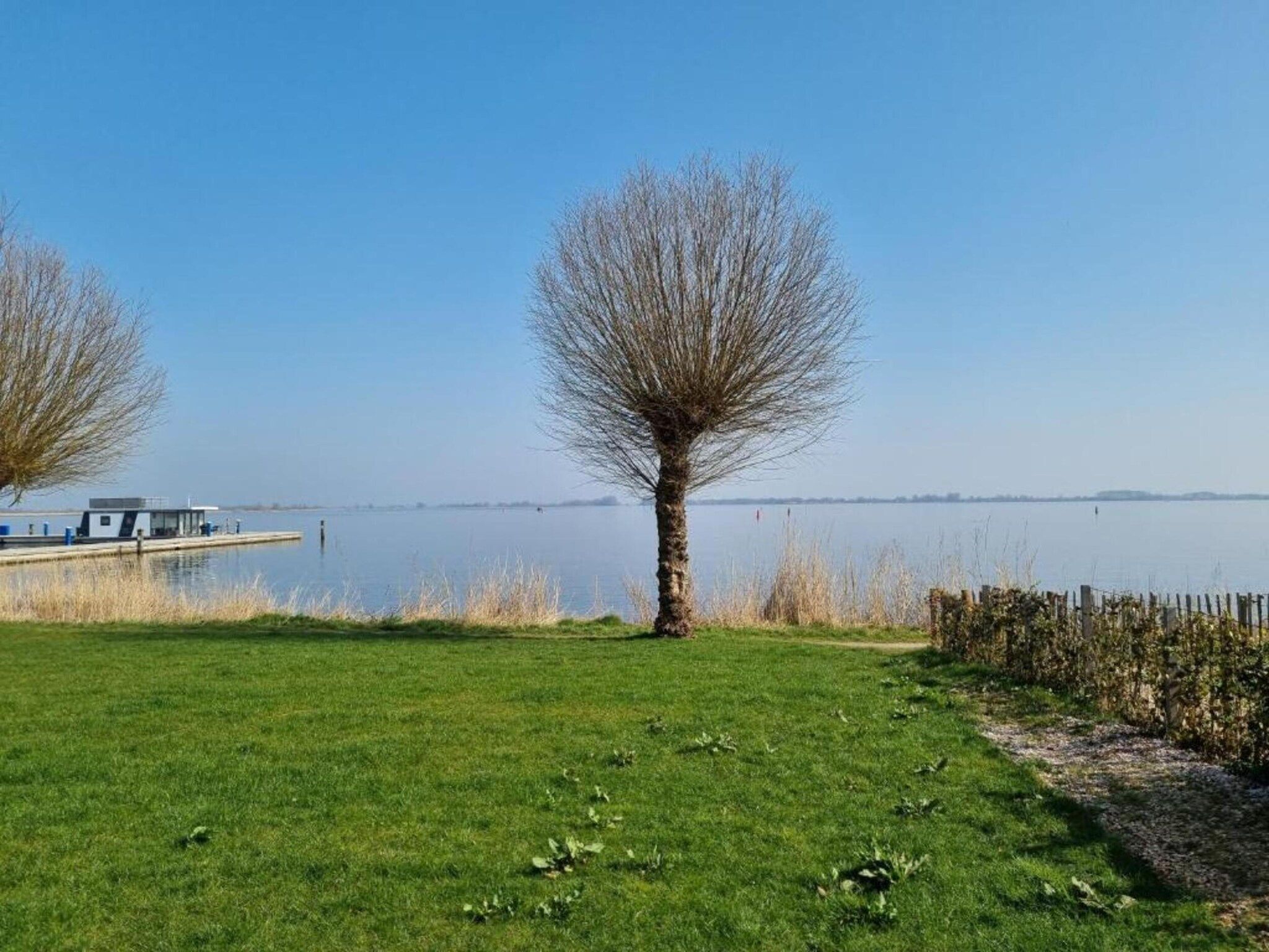 De omgeving van Paviljoenwei 12-24 - begane grond in Offingawier