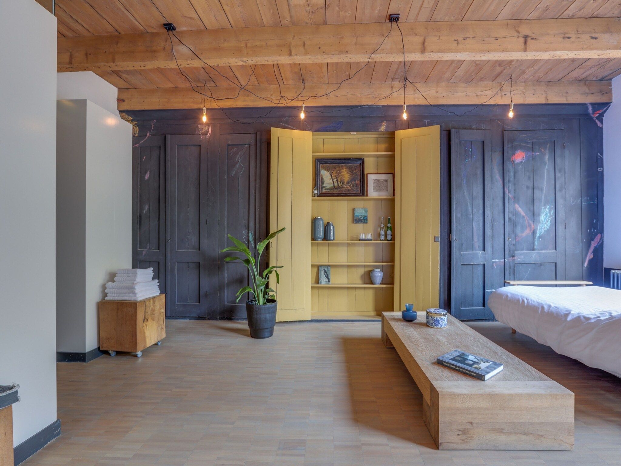 Een slaapkamer van 'Herberg De Waard van Ternaard' in Ternaard