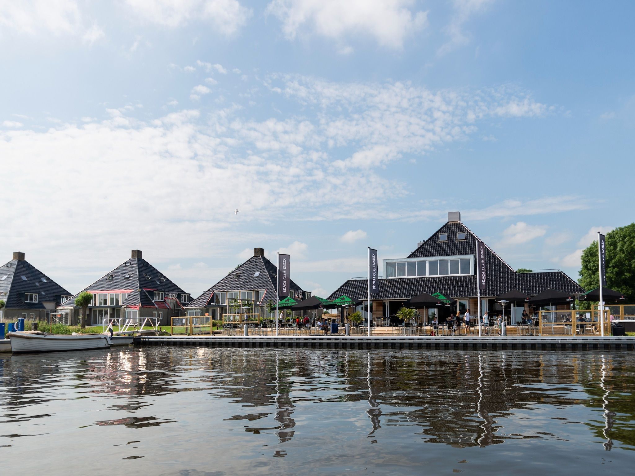 Sfeerbeeld van Houseboat Agua Dolce in Offingawier