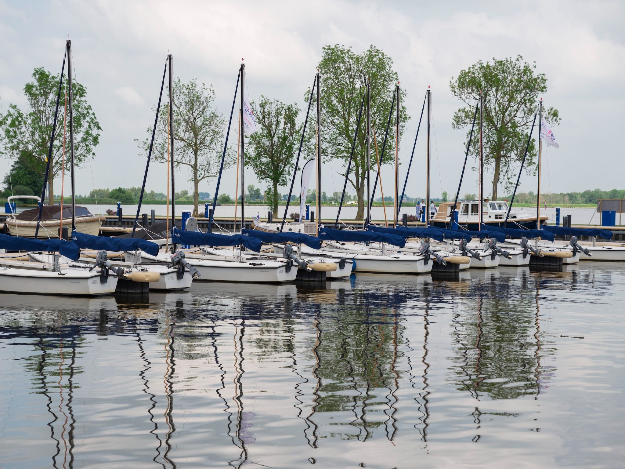 Sfeerbeeld van Houseboat Agua Dolce in Offingawier