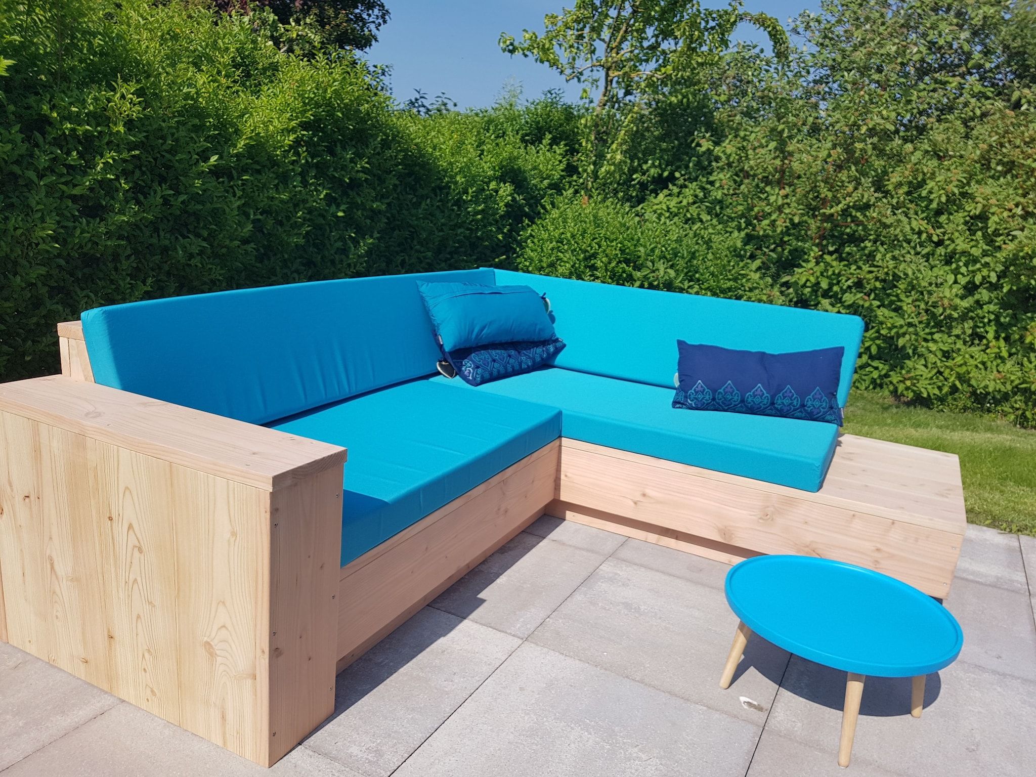 Het terras van Good Moments Oostkapelle Zeeland in Oostkapelle