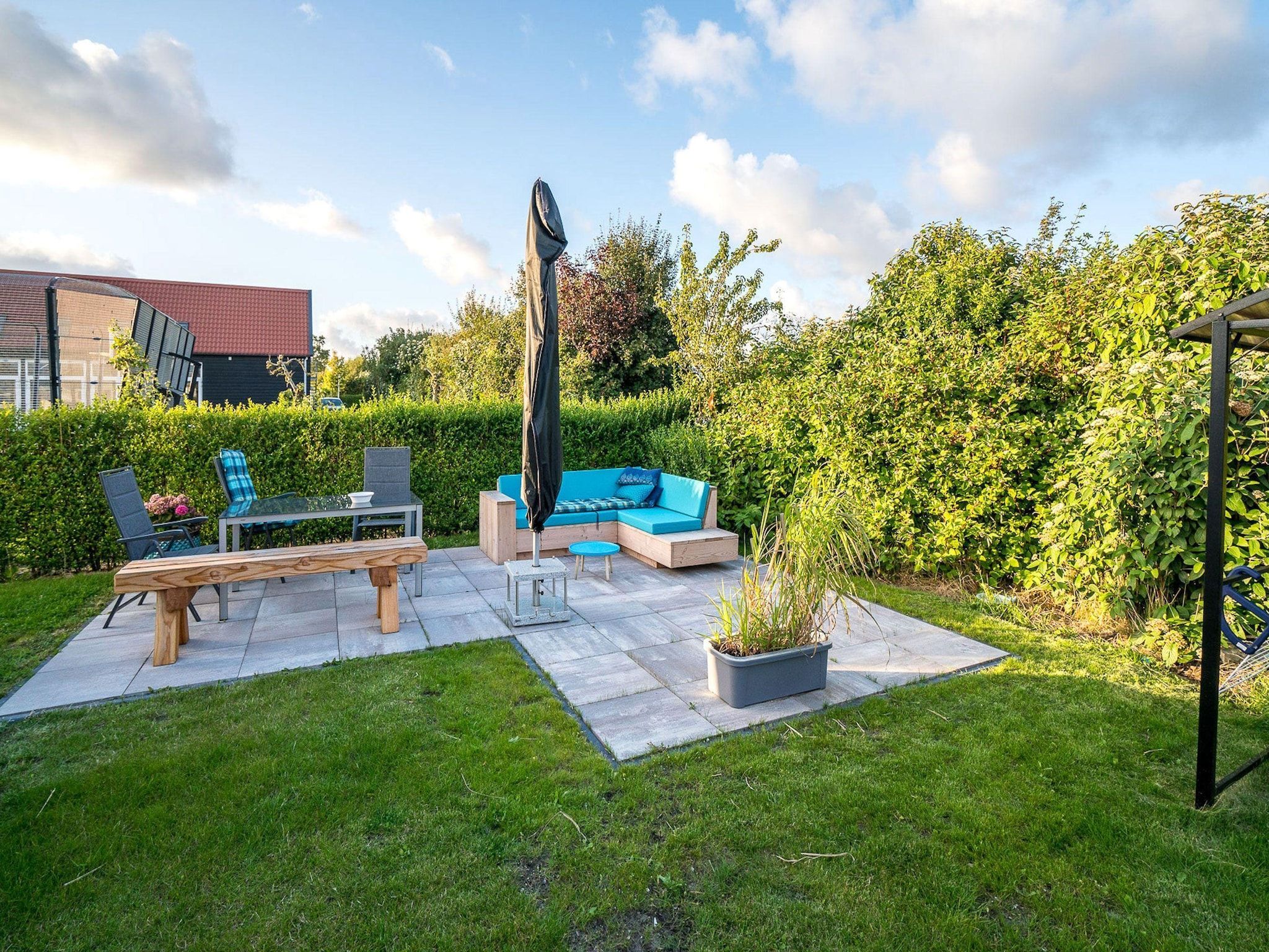 De tuin van Good Moments Oostkapelle Zeeland in Oostkapelle