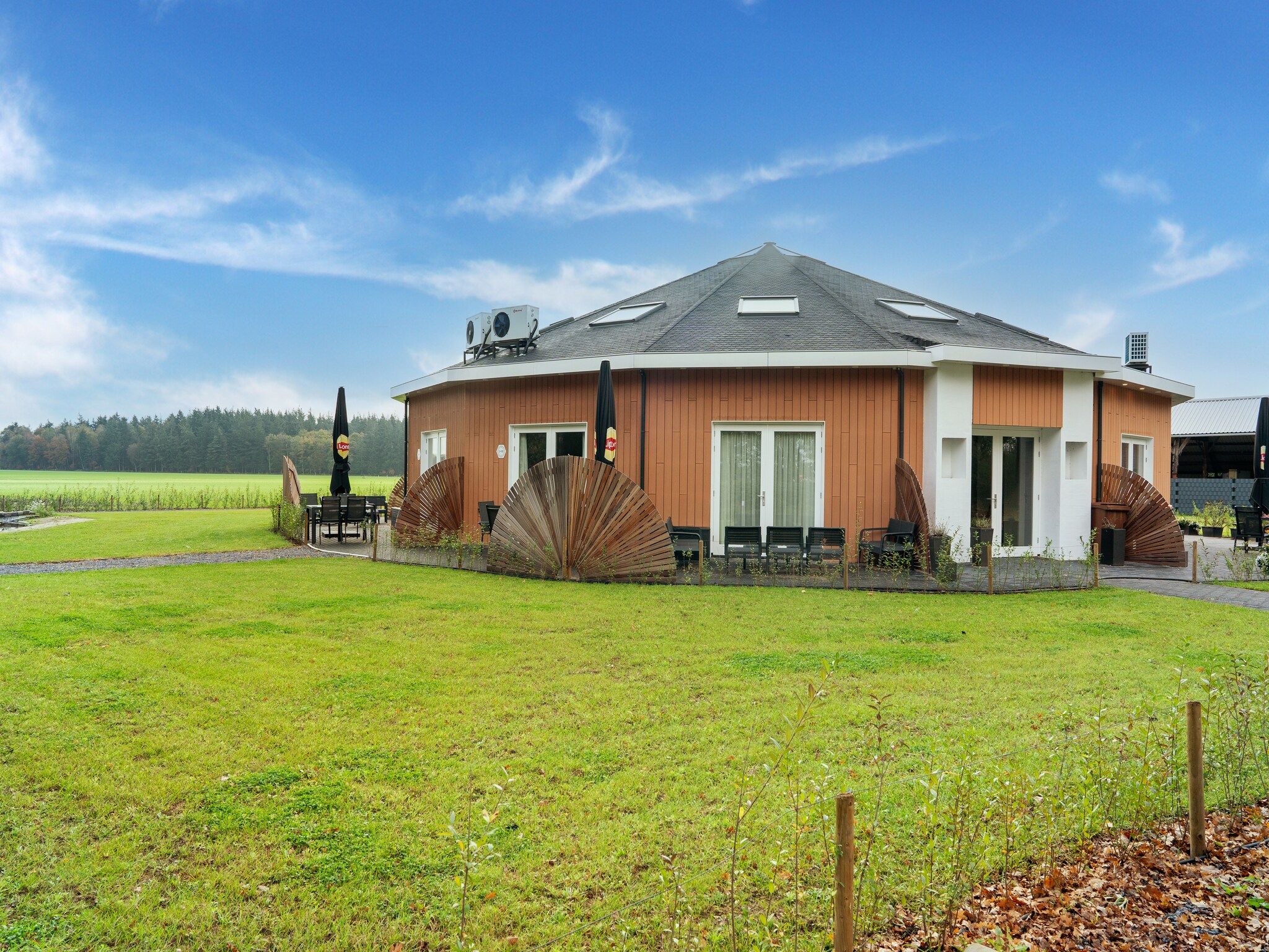 De buitenkant van NR 2 in Goirle