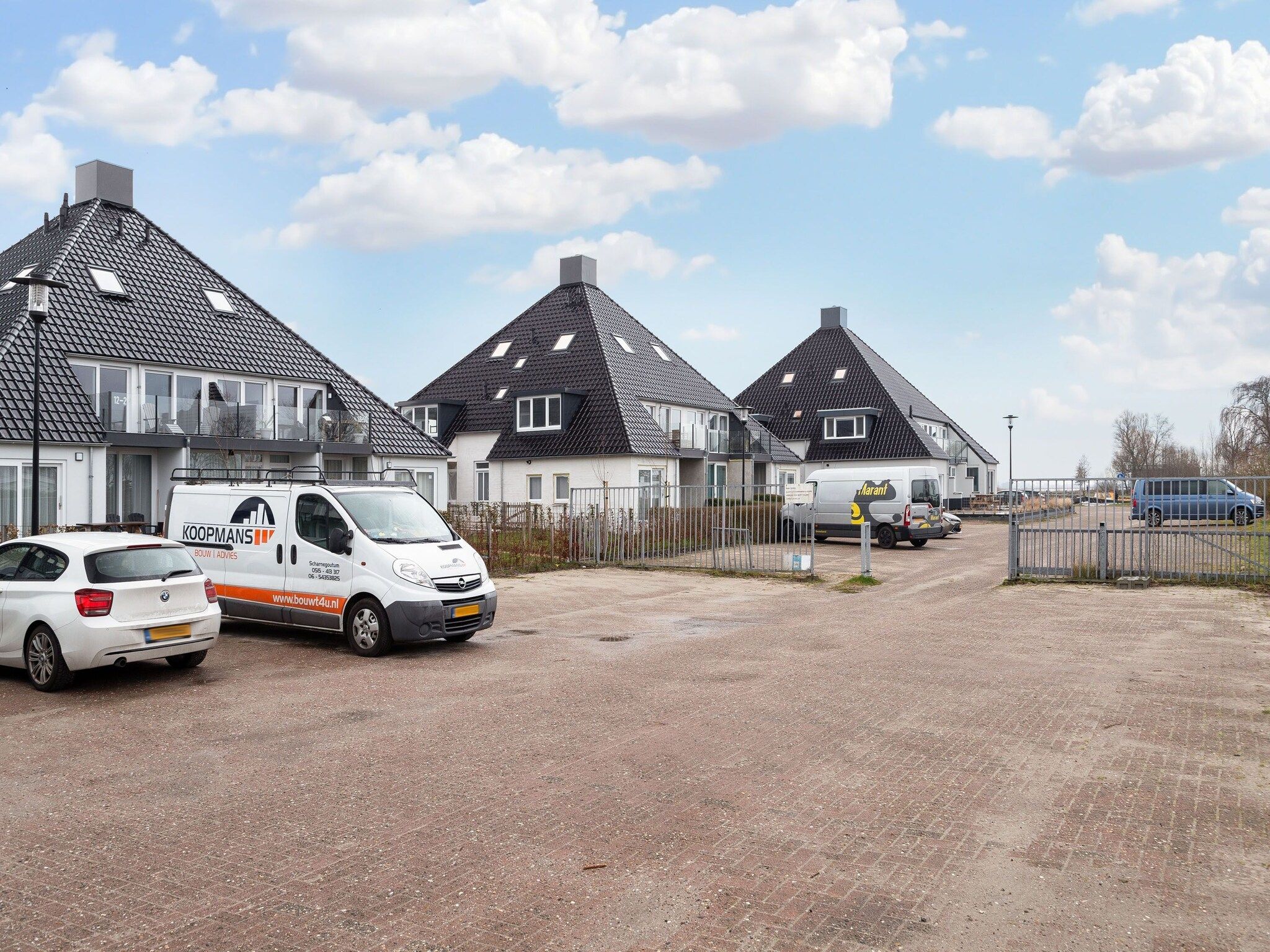Voorzieningen bij Paviljoenwei 12-29 in Offingawier
