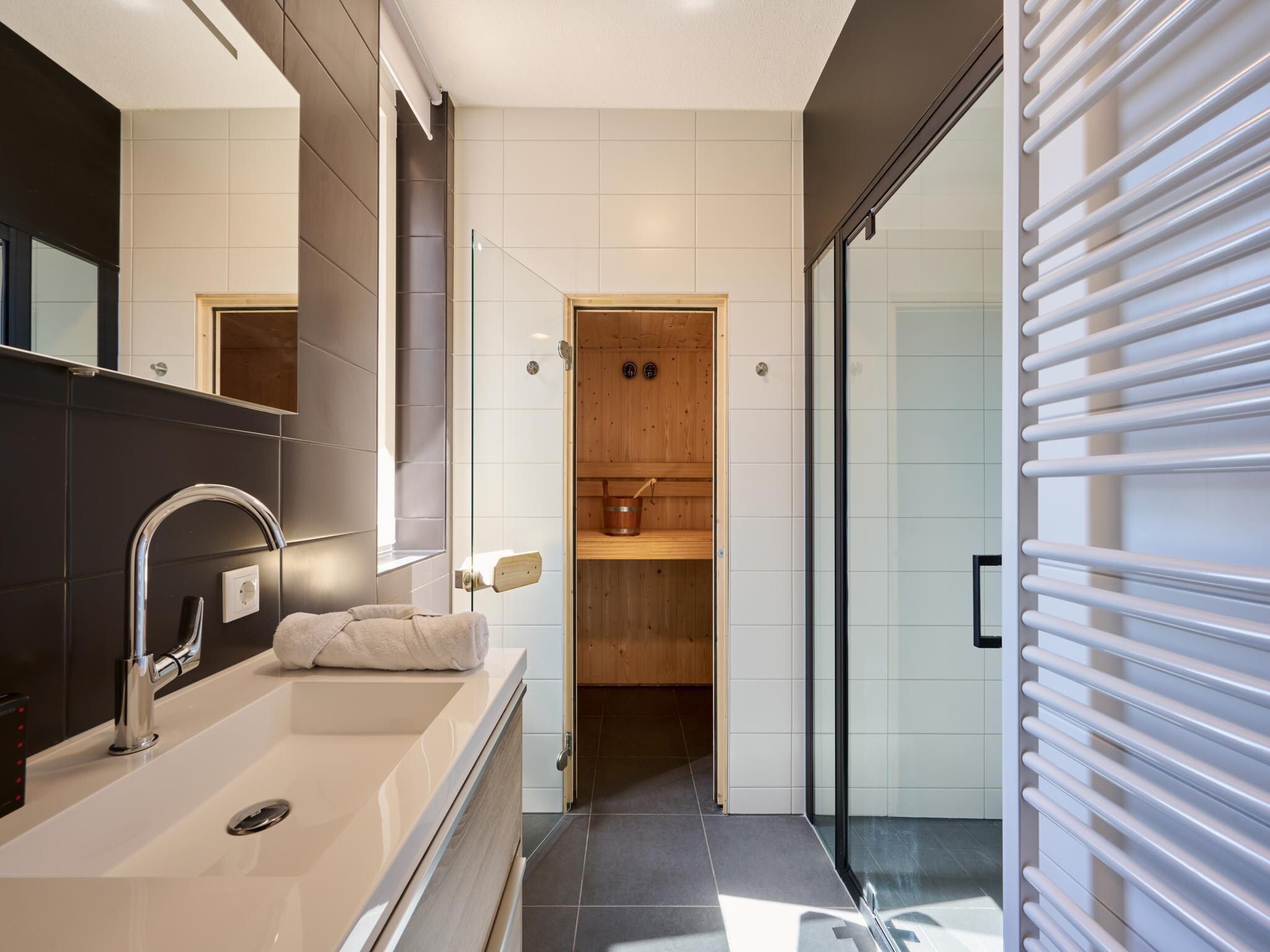 De badkamer van Resort Maastricht 37 in Maastricht