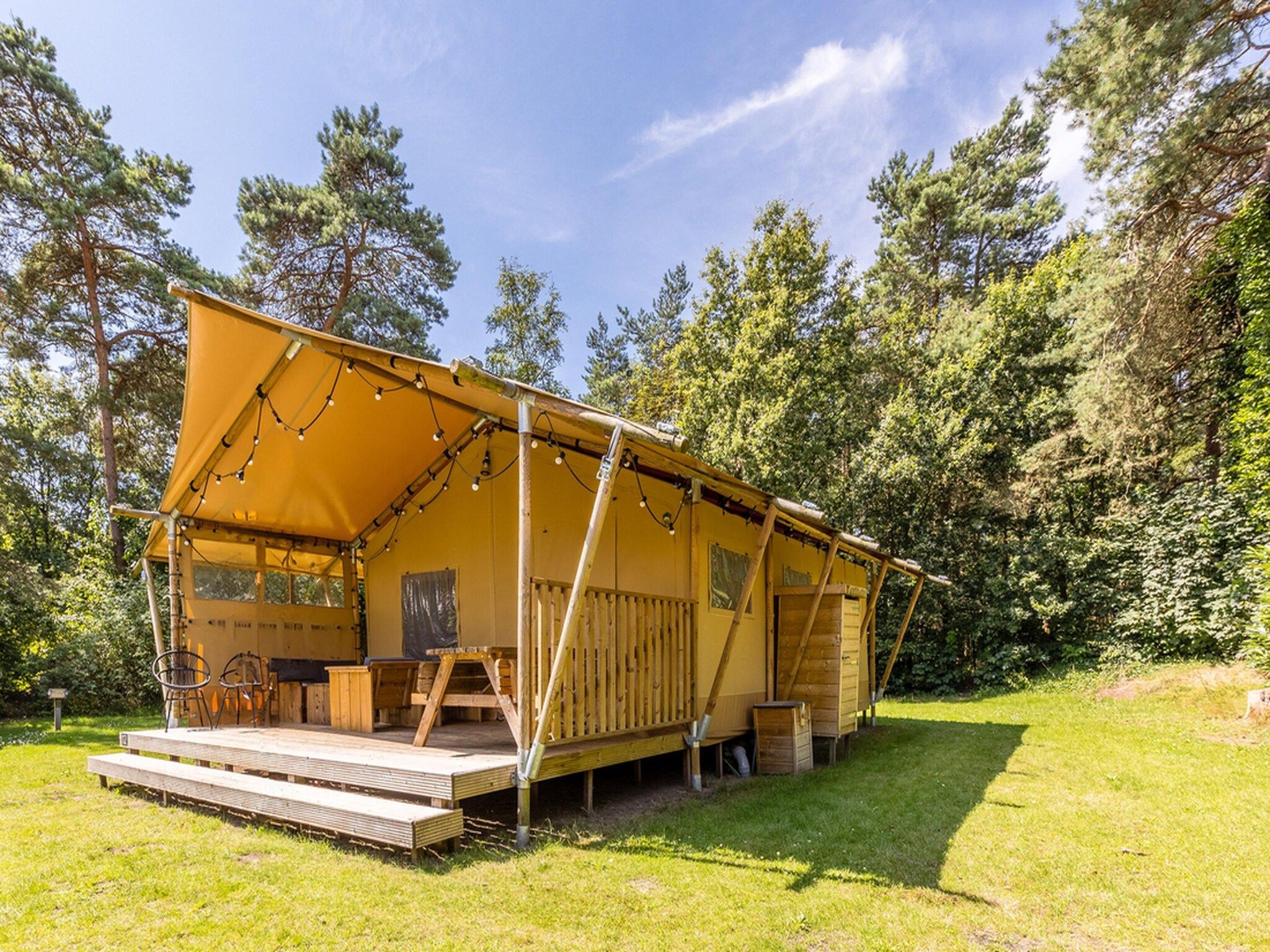 De buitenkant van Vakantiepark de Katjeskelder 22 in Oosterhout