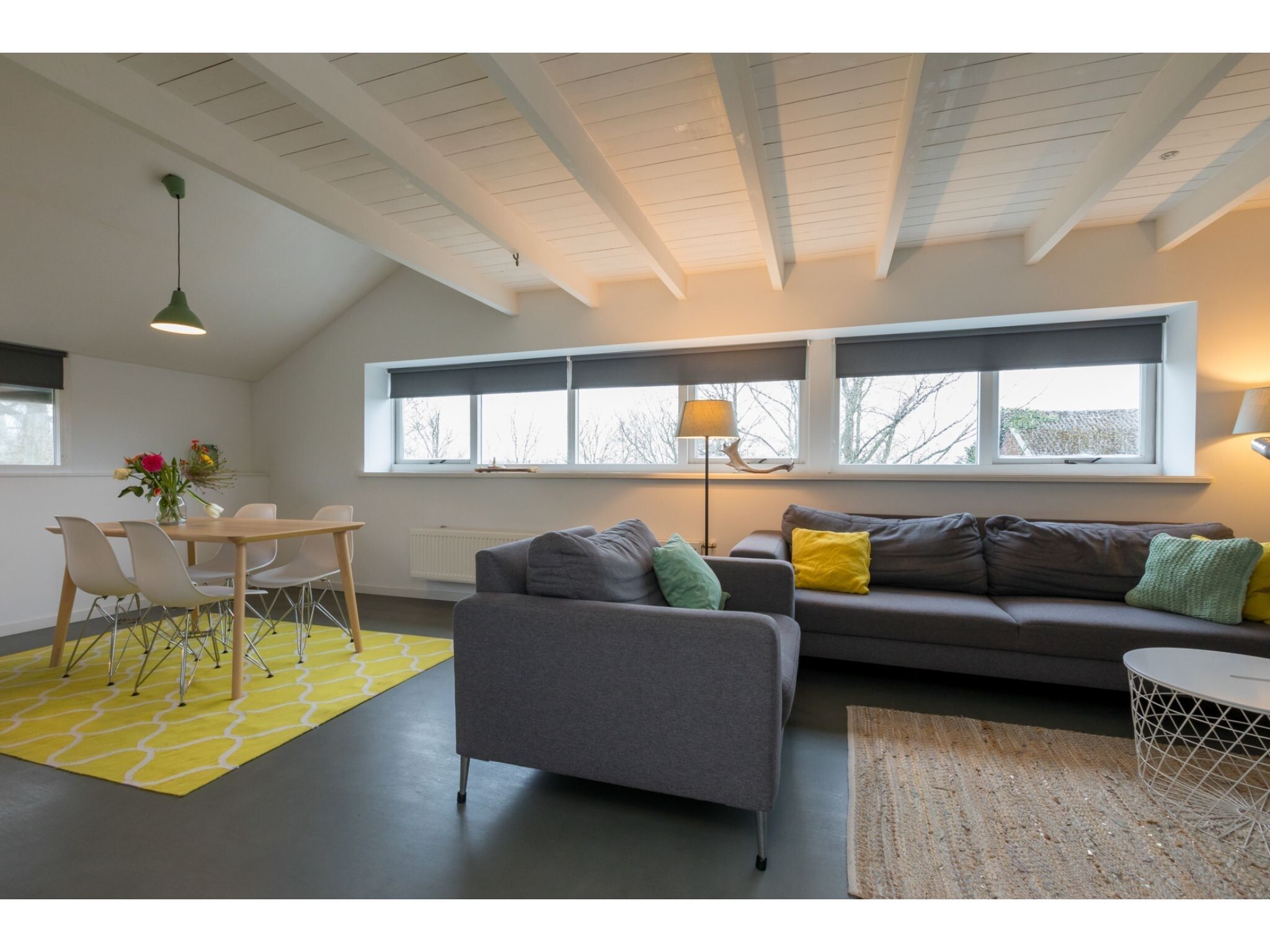 De woonkamer van Appartement - Kon Emmaweg 6  Vrouwenpolder bovenapp in Vrouwenpolder