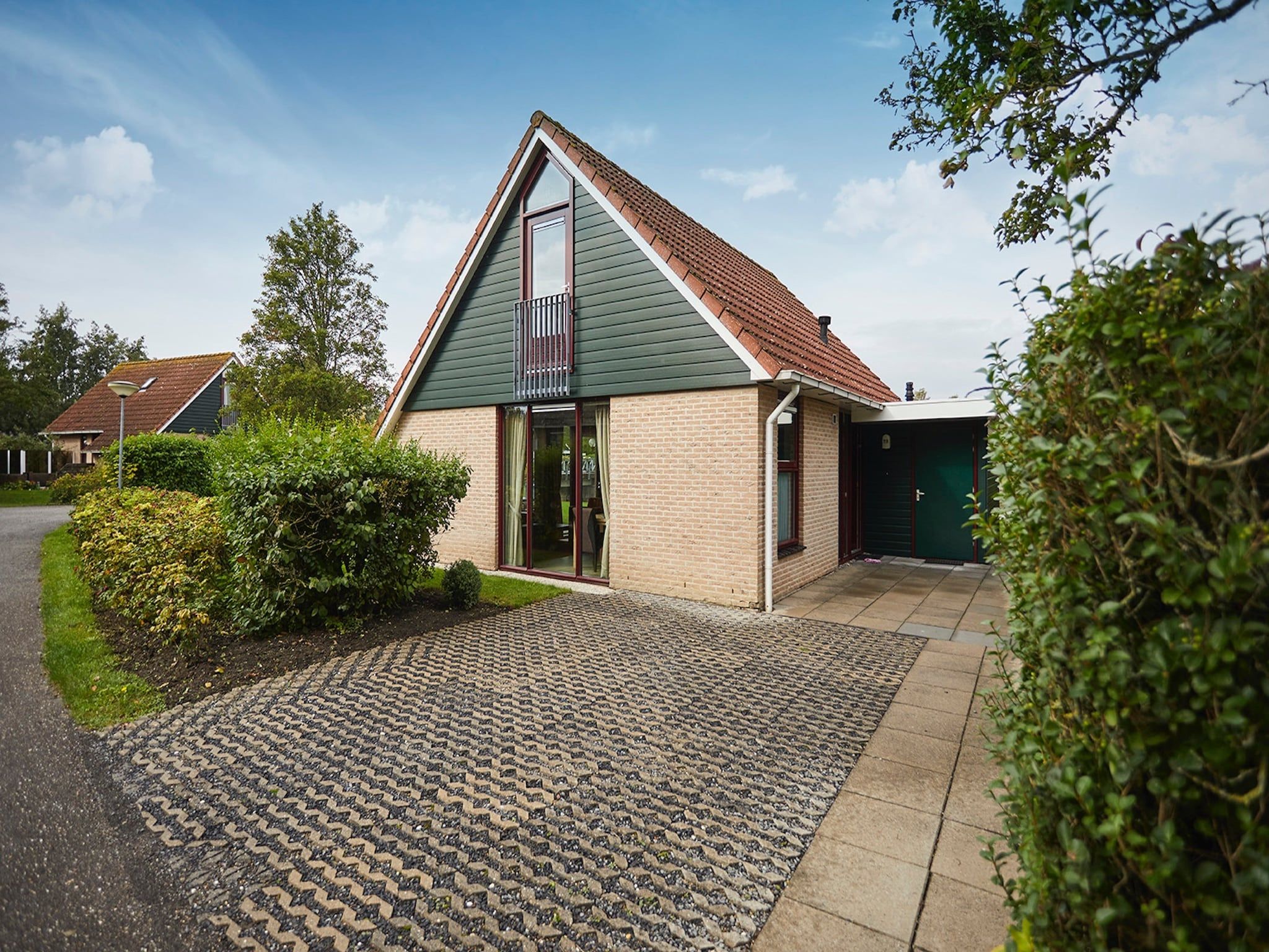De buitenkant van Vakantiepark Hof van Zeeland 4 in Heinkenszand