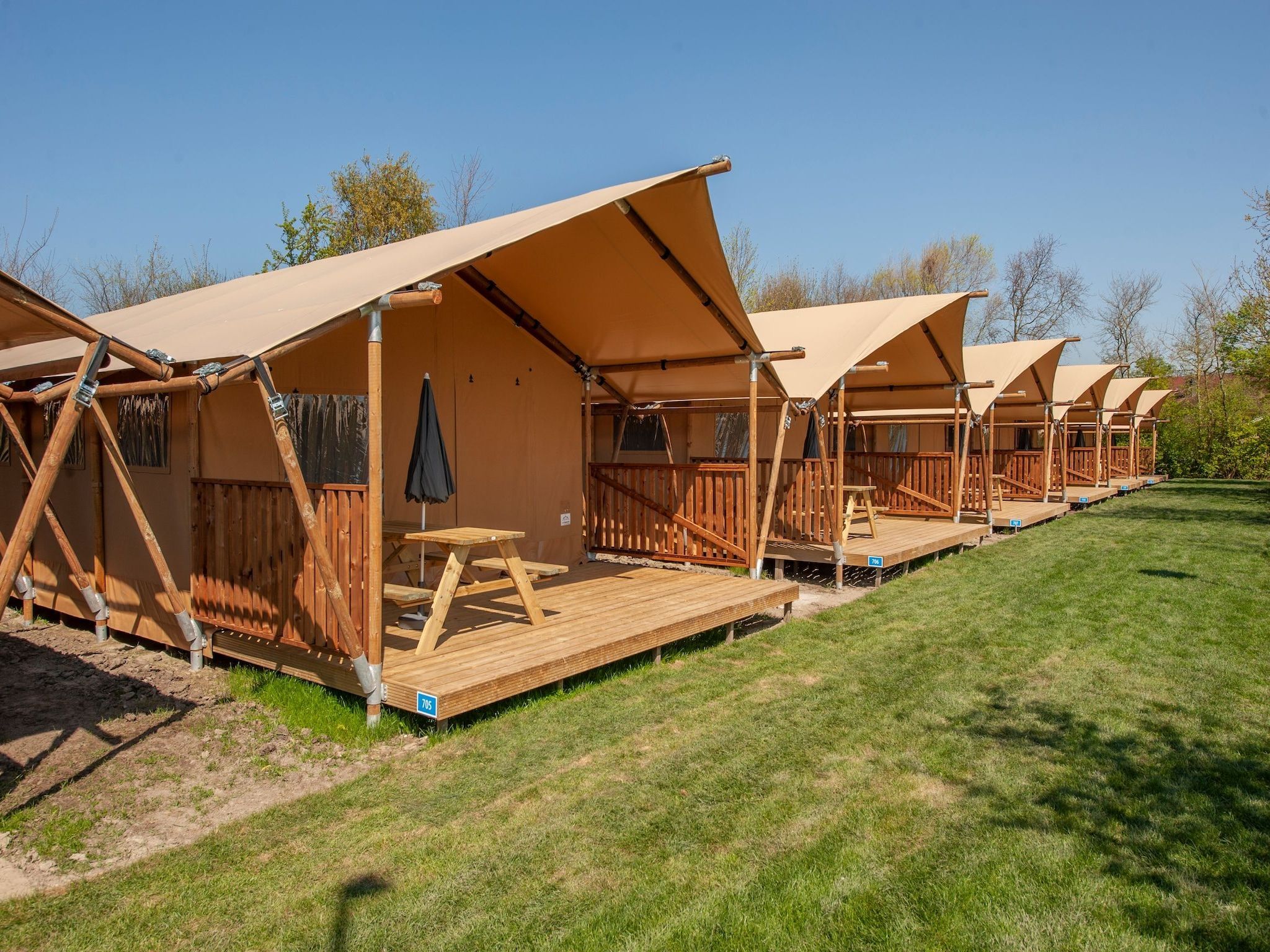 De buitenkant van Vakantiepark Hunzedal 17 in Borger