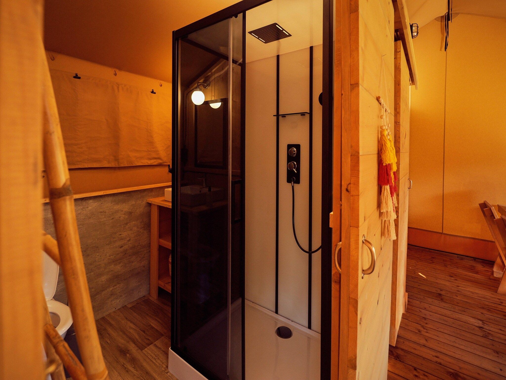 De badkamer van Resort de Parel 2 in Zeewolde