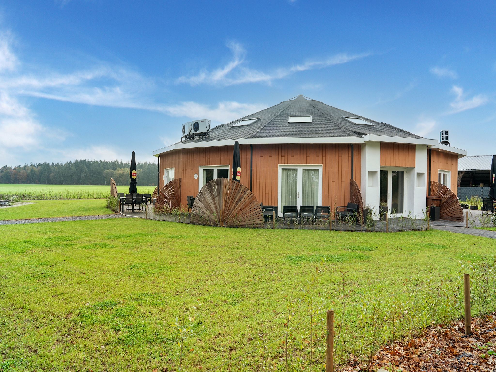 De buitenkant van NR 5 in Goirle