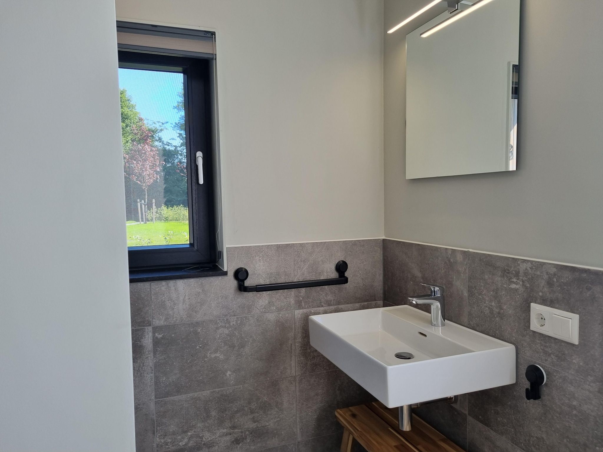 De badkamer van Watervilla Acht in Balk