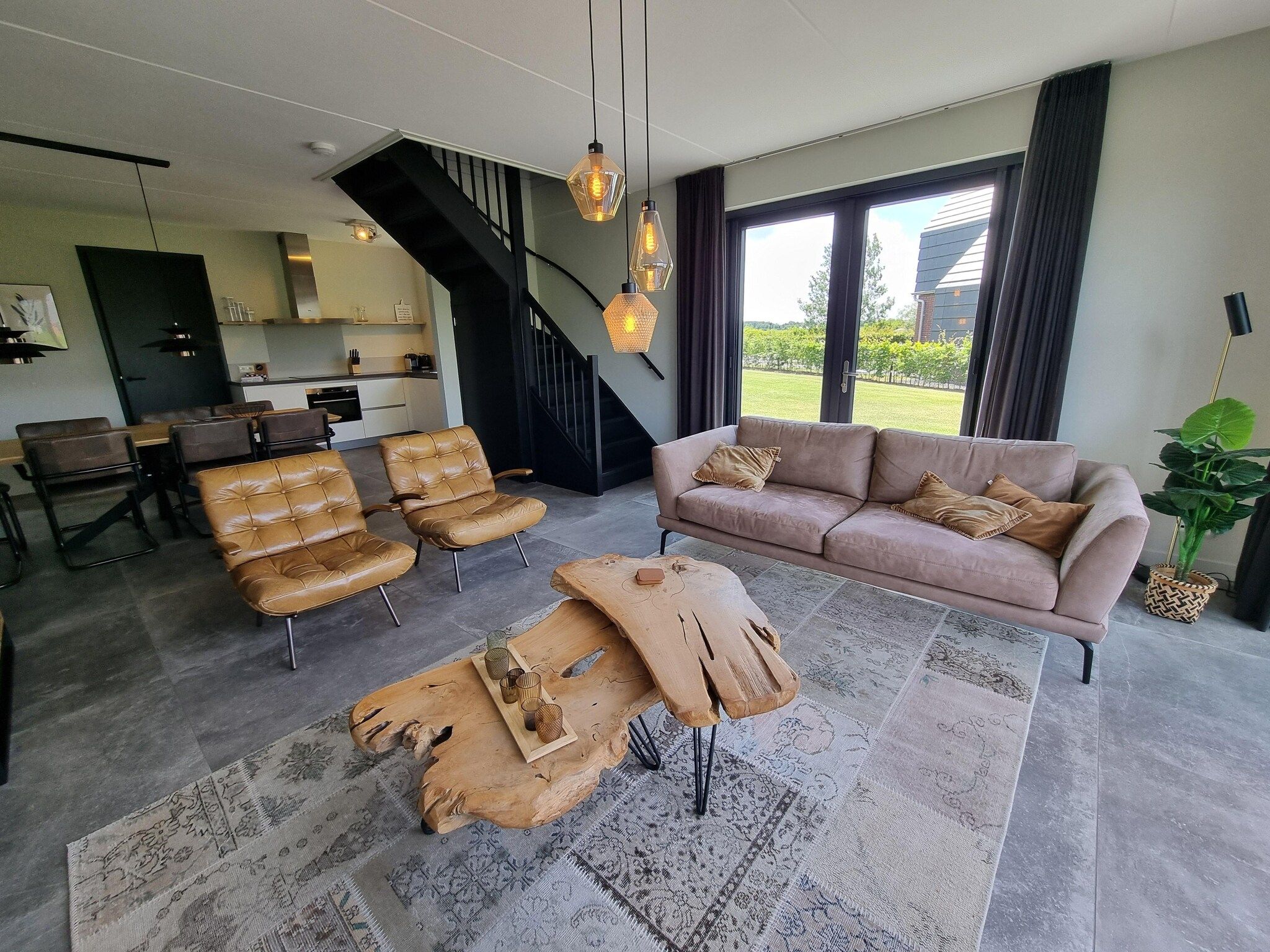 De woonkamer van Watervilla San in Balk