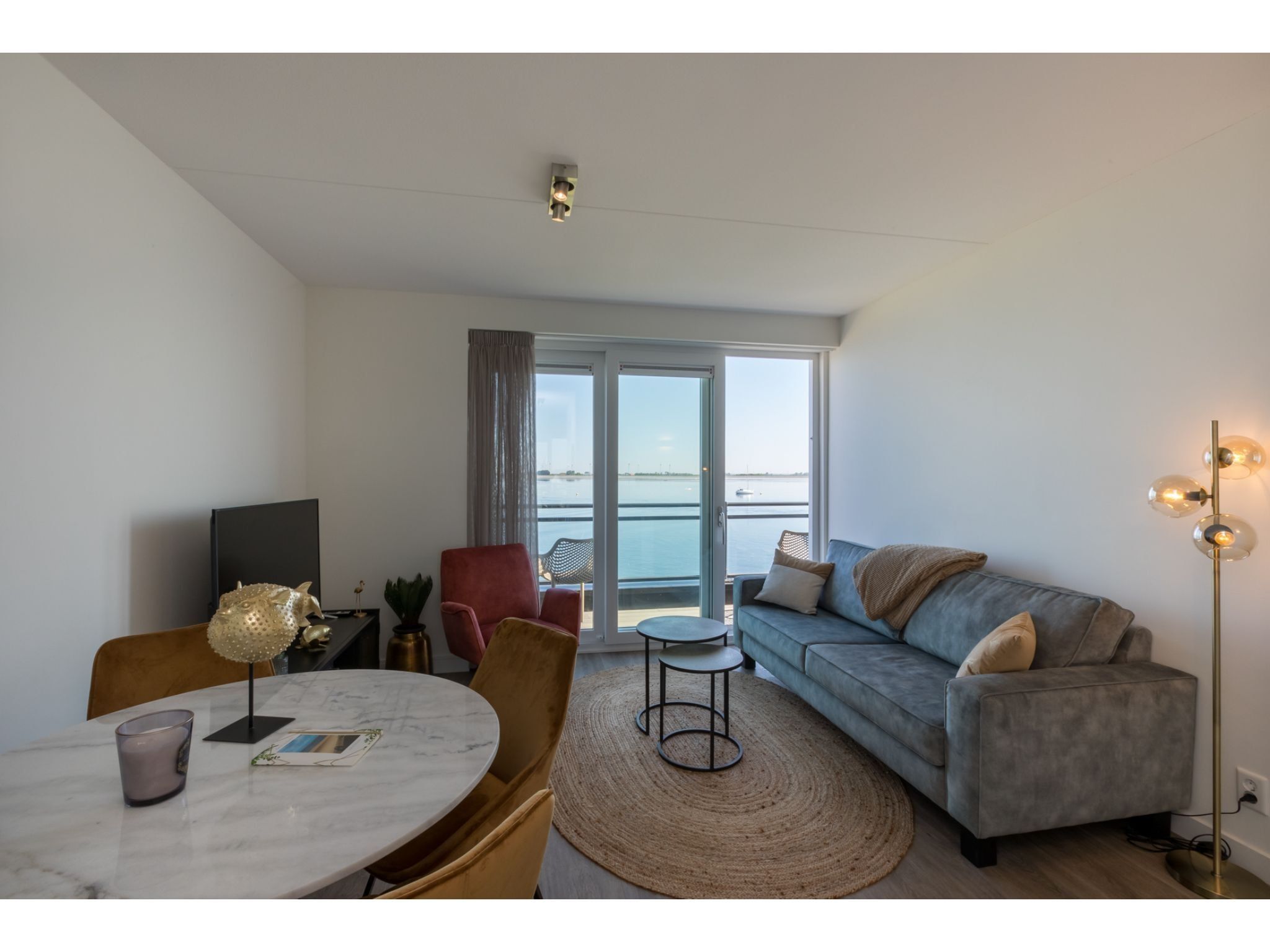 De woonkamer van Havenweg 8-16 in St. Annaland