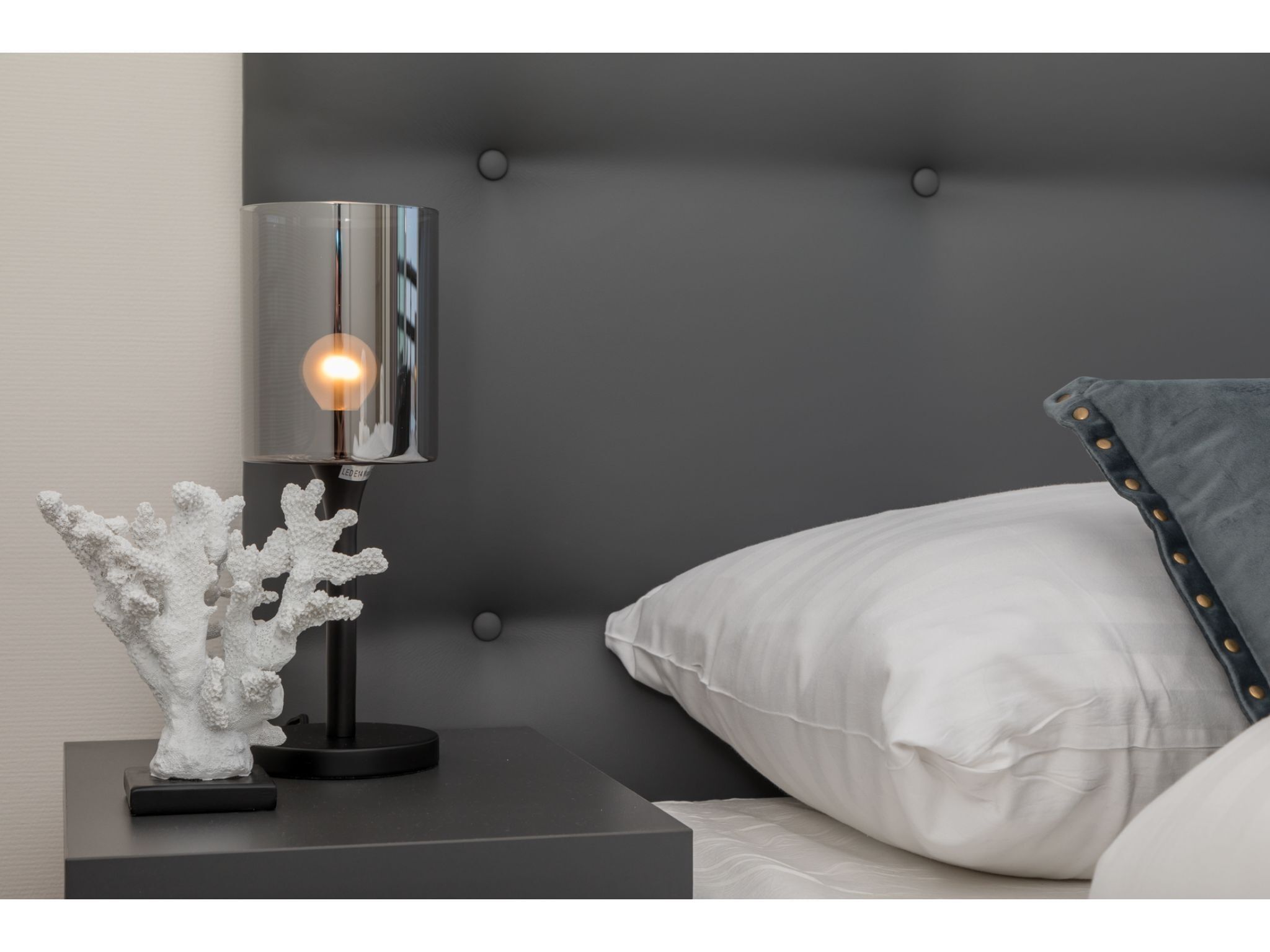 Een slaapkamer van Havenweg 8-16 in St. Annaland