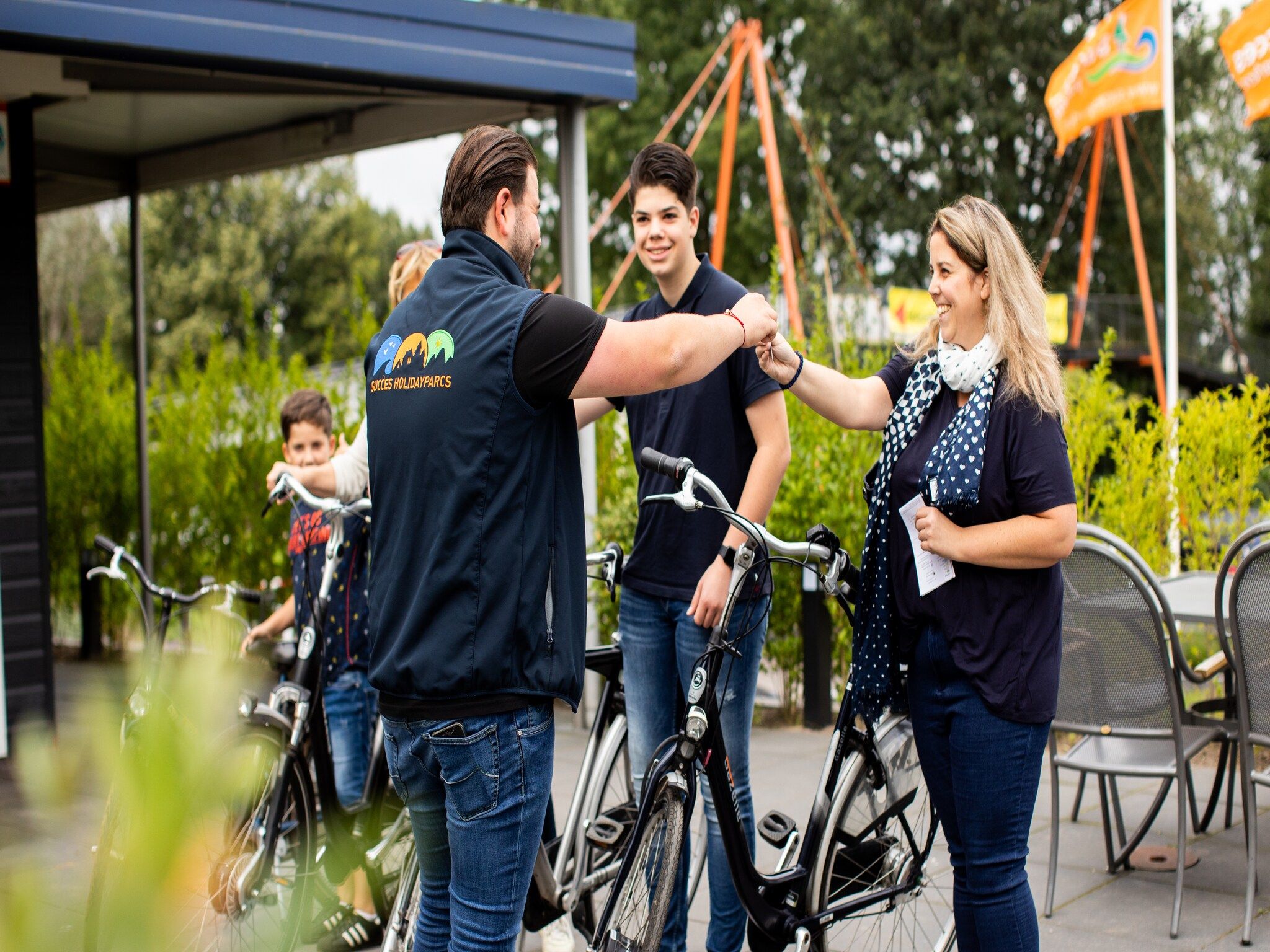 Parkfaciliteiten bij Recreatiepark Rhederlaagse Meren 8 in Lathum