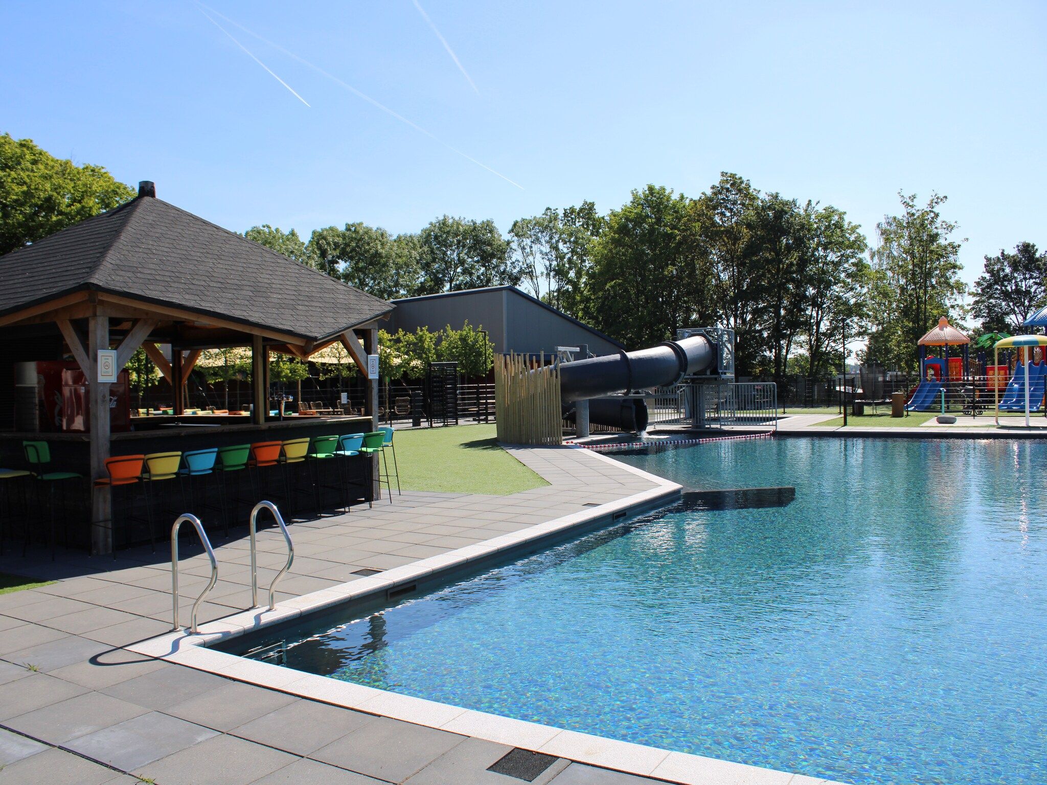 Parkfaciliteiten bij Recreatiepark Rhederlaagse Meren 8 in Lathum
