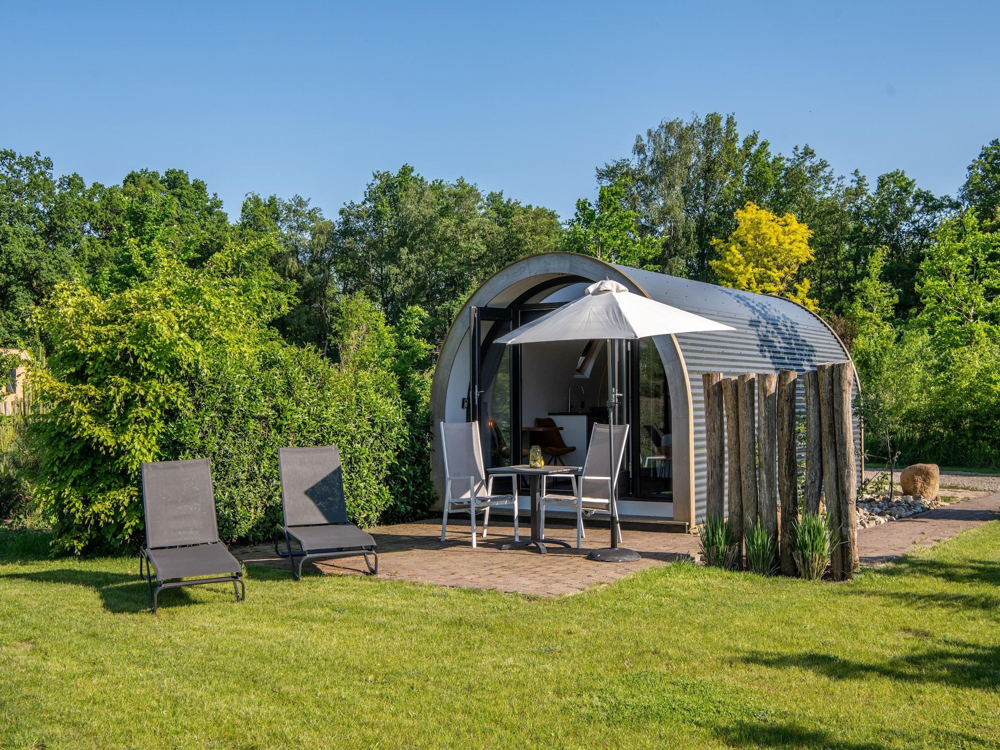 De buitenkant van Natuurlodge Tureluur 2p in Drenthe