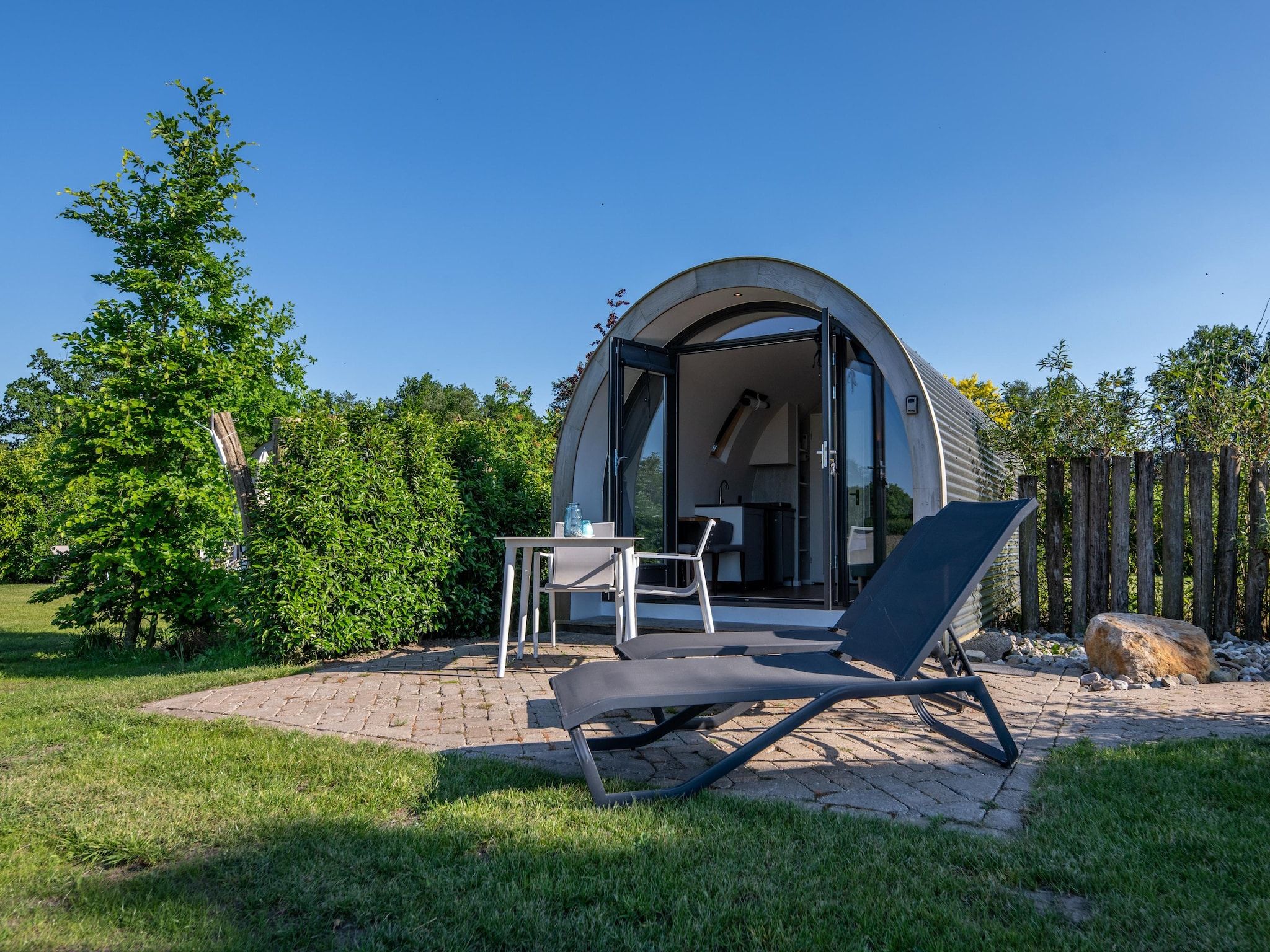 De tuin van Natuurlodge Graspieper 2p in Drenthe