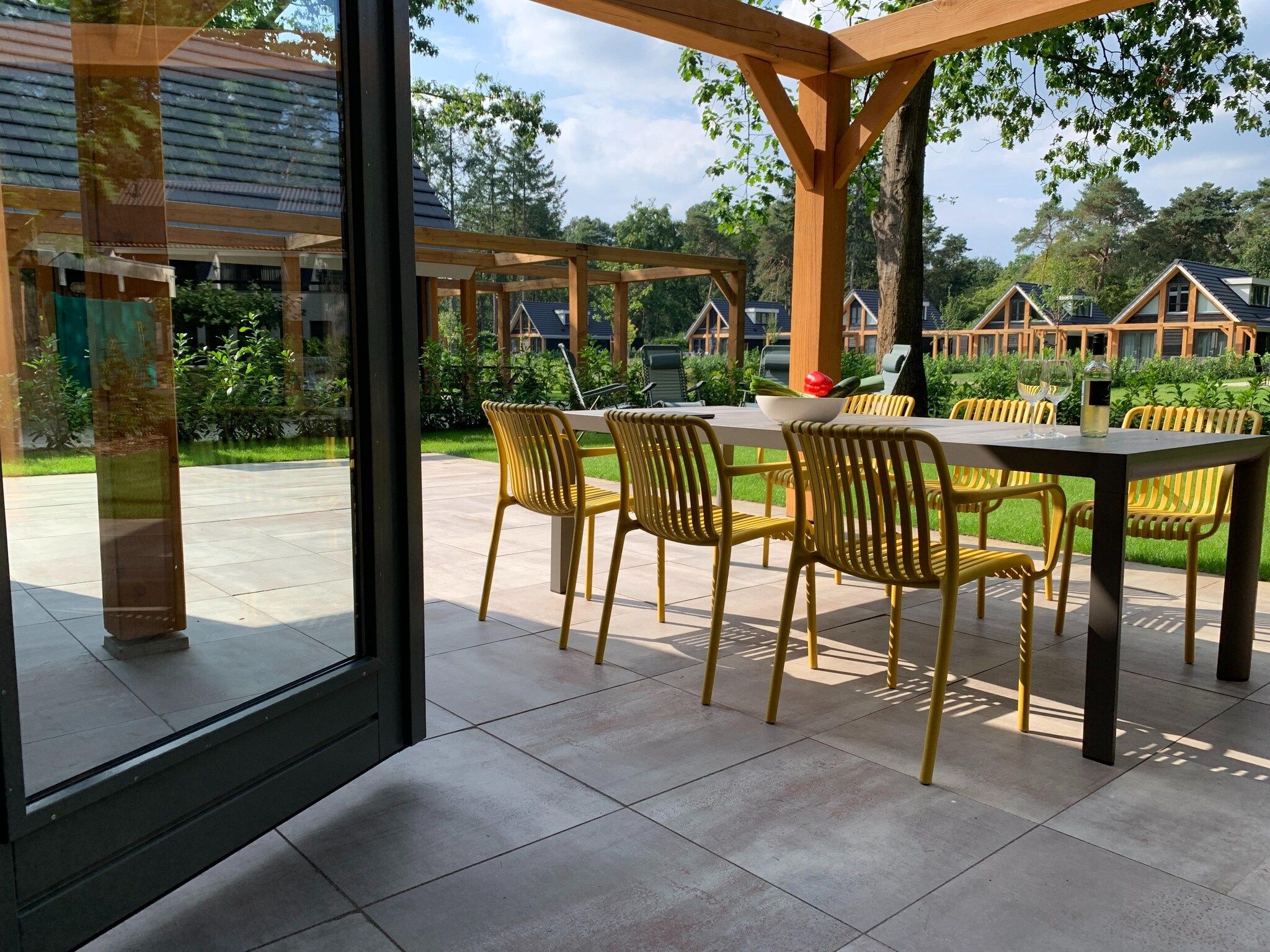 Het terras van Boschhuis Boucle in Lochem