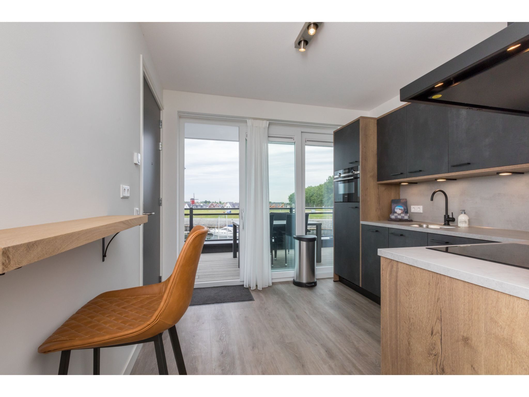 De keuken van Havenweg 8-22 in St. Annaland