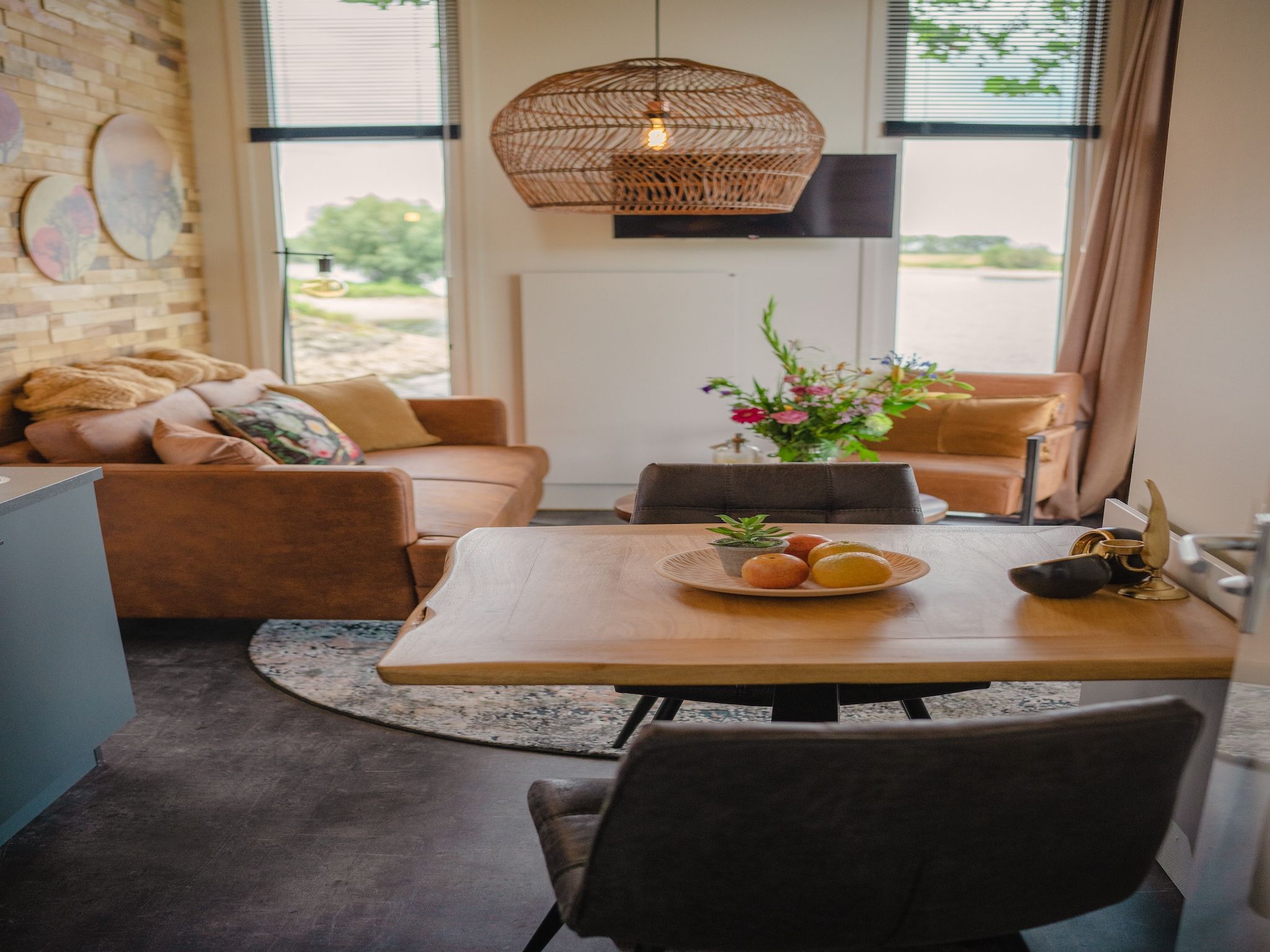 De woonkamer van MarinaPark Bad Nederrijn 4 in Maurik