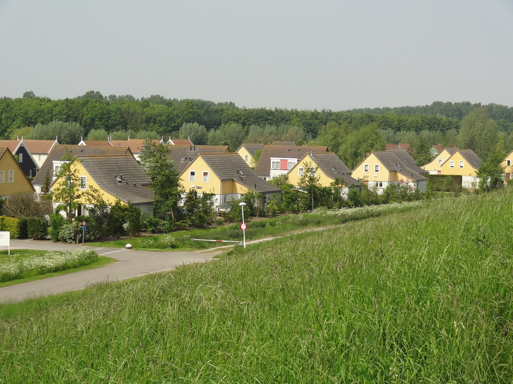 De buitenkant van Villapark De Oesterbaai 15 in Wemeldinge