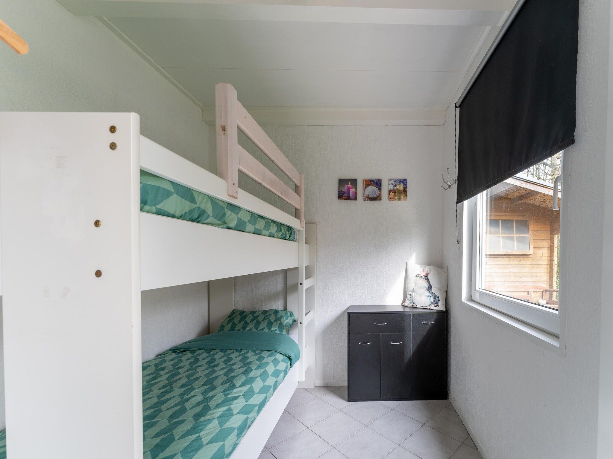Een slaapkamer van Scheldeoord 97 in Baarland