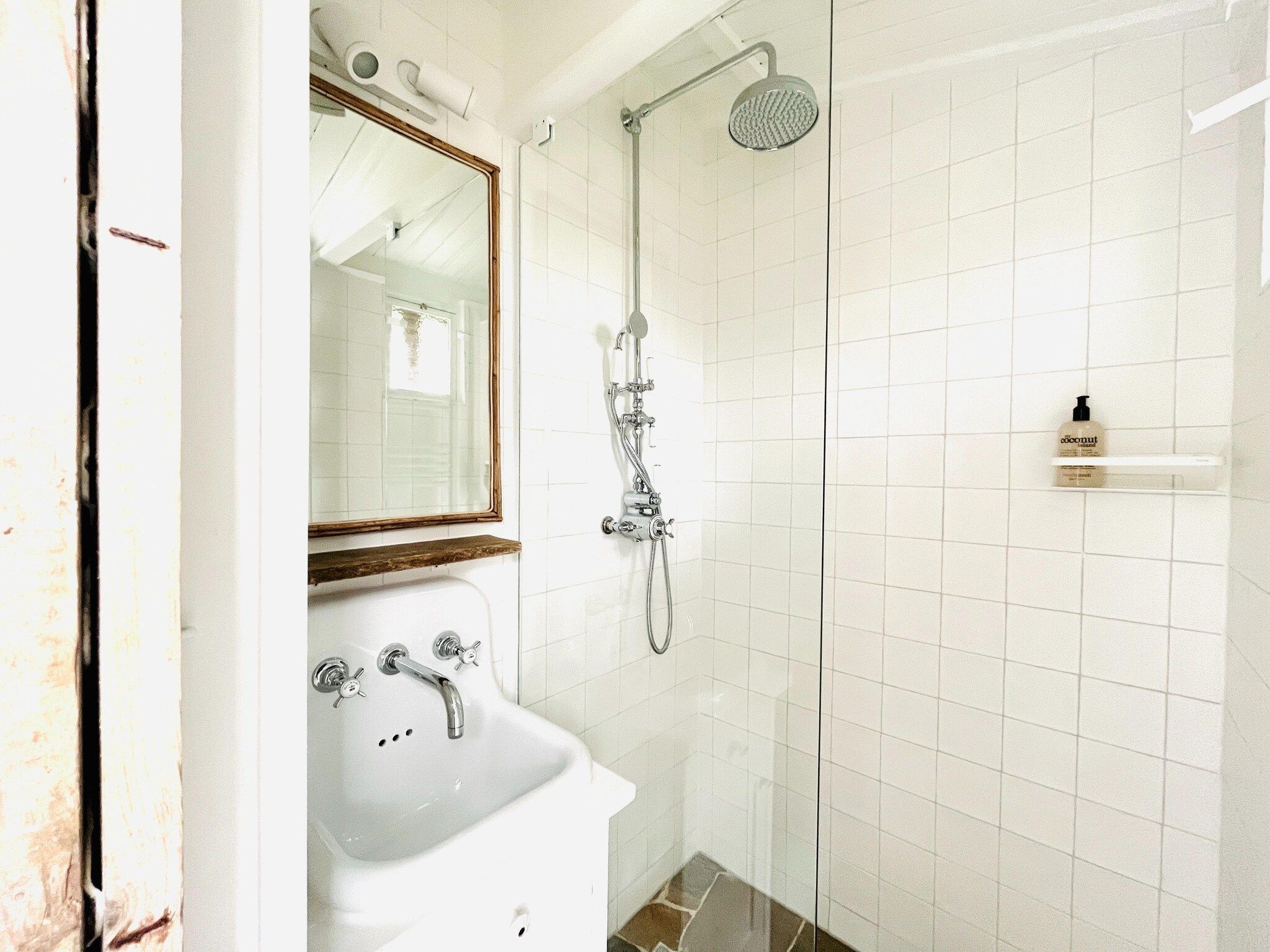 De badkamer van INFINITY in Callantsoog