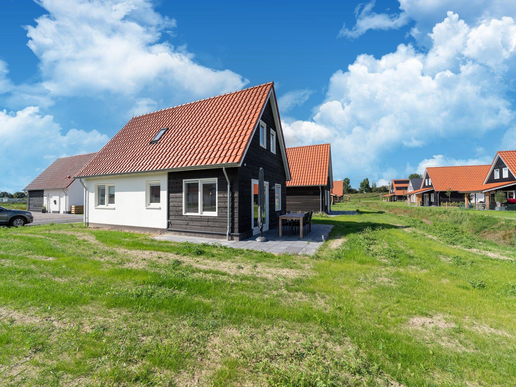 De buitenkant van De Scholekster Huis Nr 29 in Scherpenisse