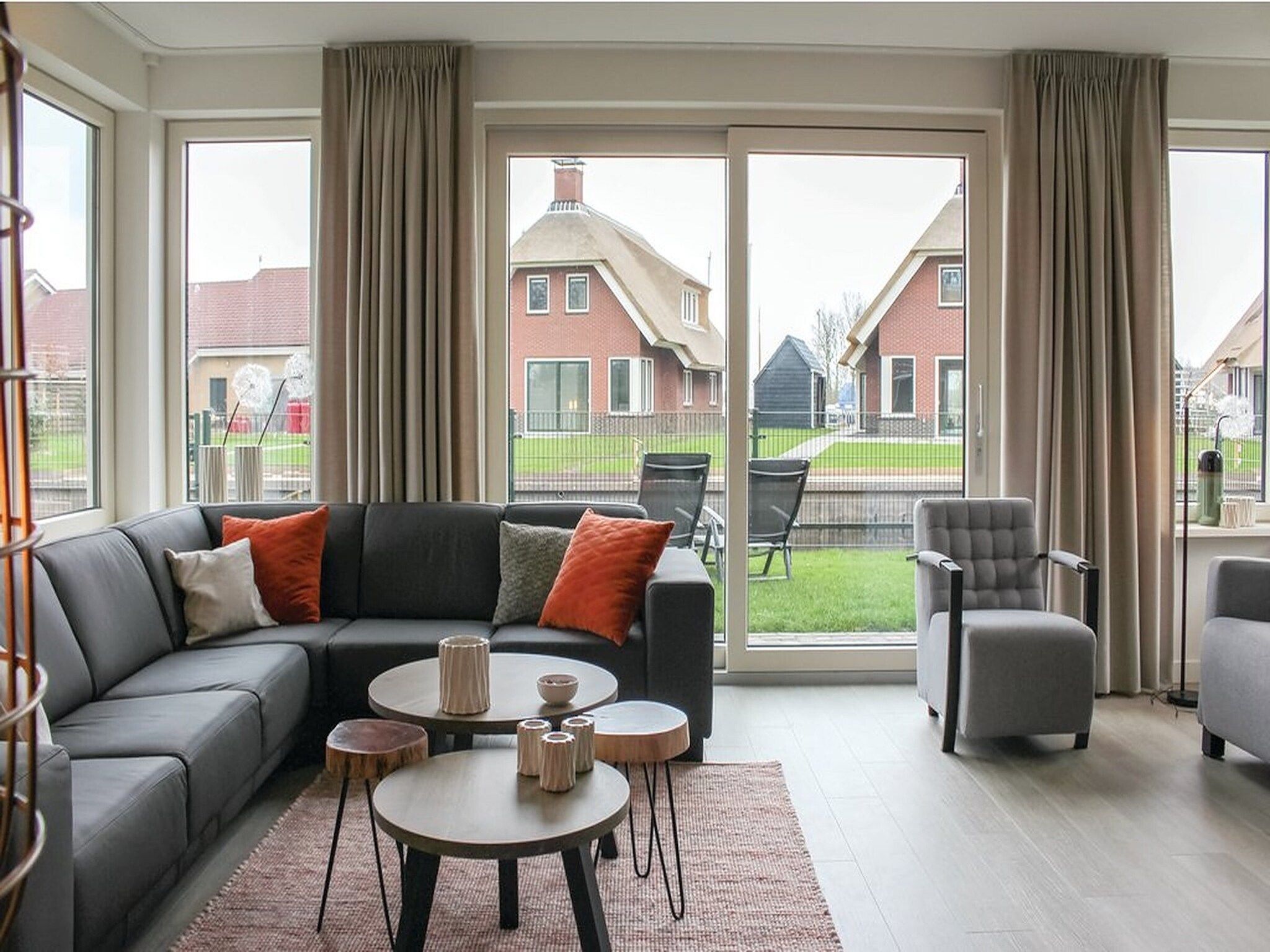 De woonkamer van Recreatiepark Idskenhuizen 9 in Idskenhuizen