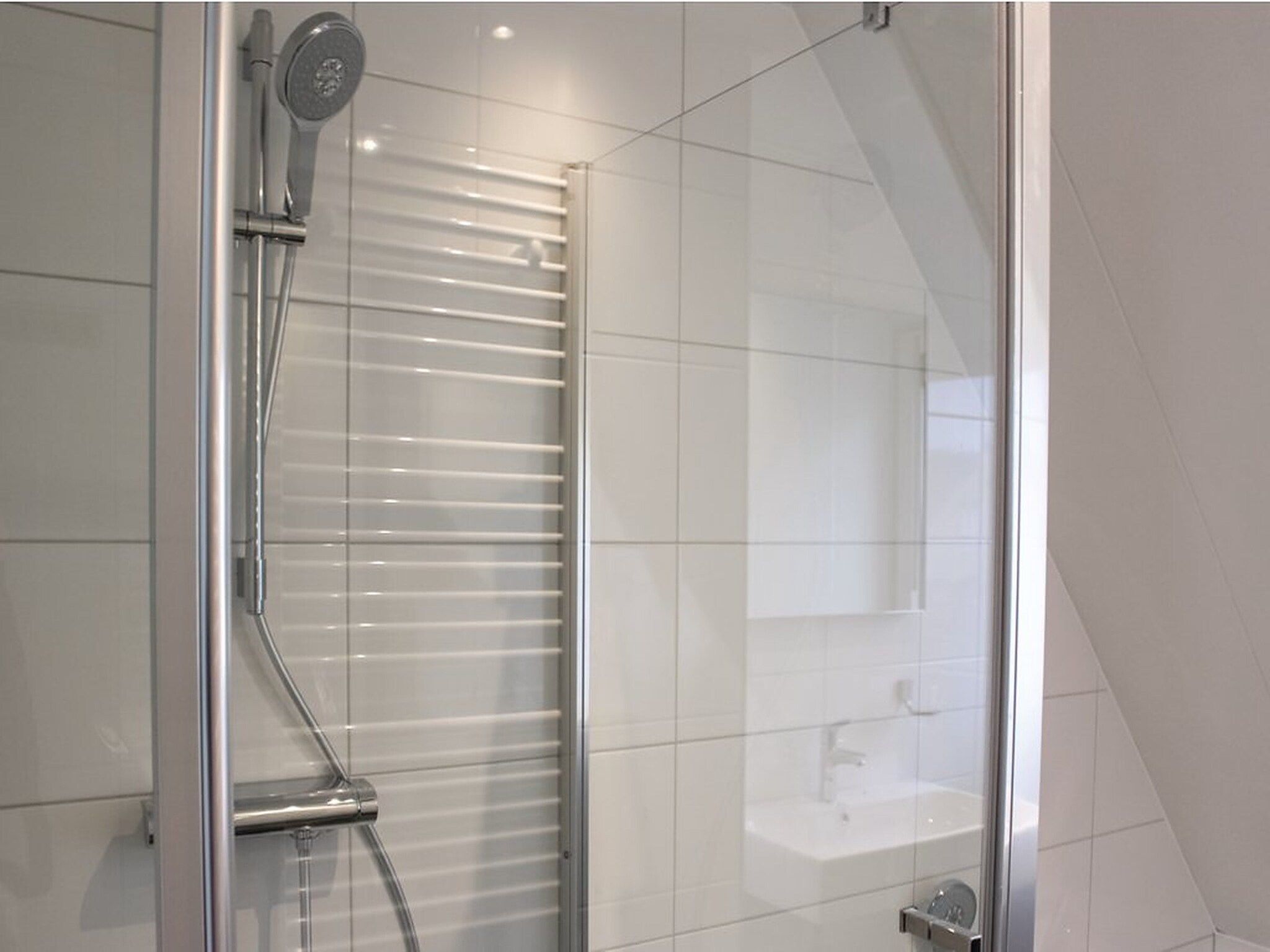 De badkamer van Recreatiepark Idskenhuizen 10 in Idskenhuizen
