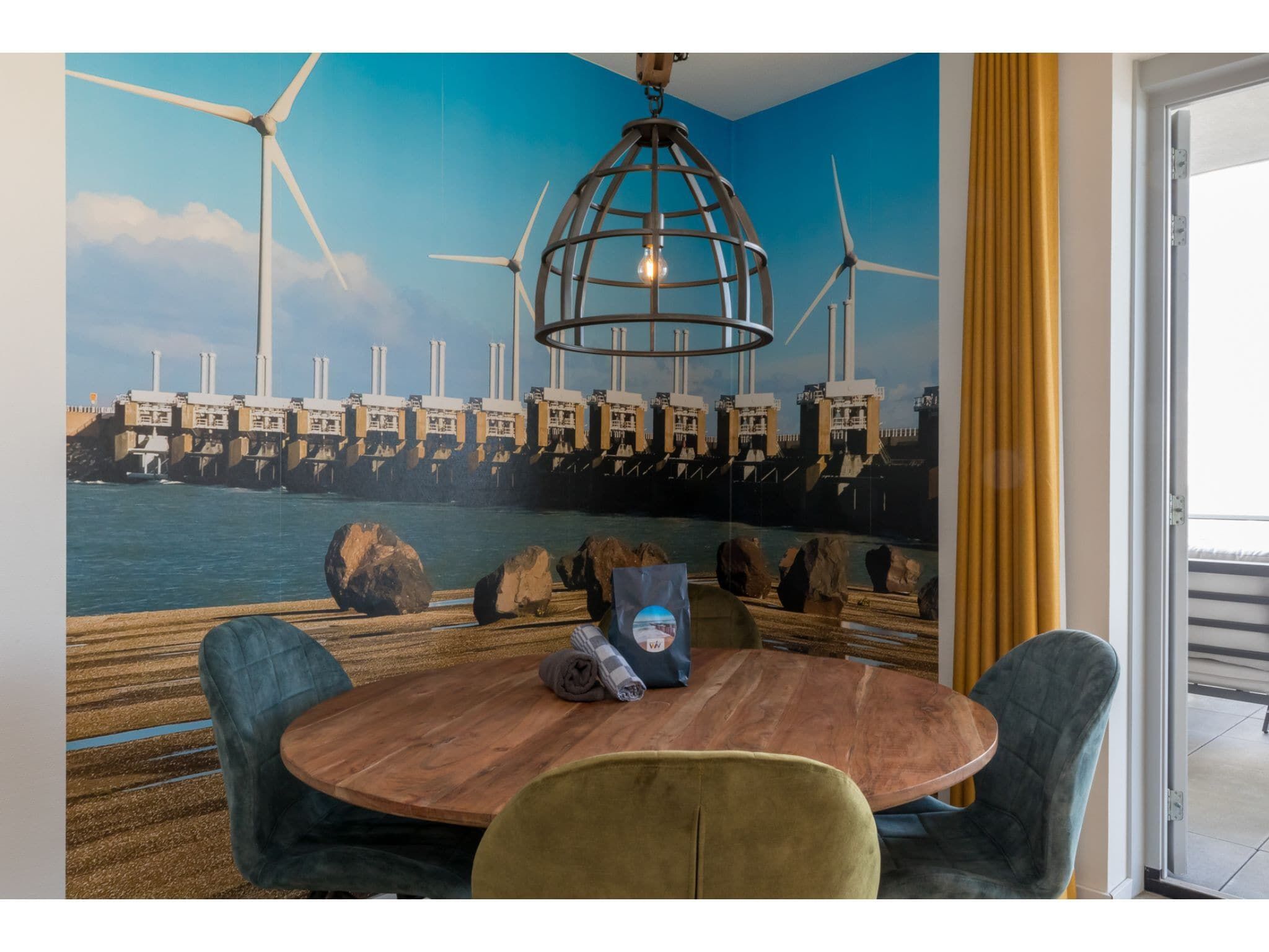 De woonkamer van De Zeester Gorishoeksedijk 41 in Scherpenisse